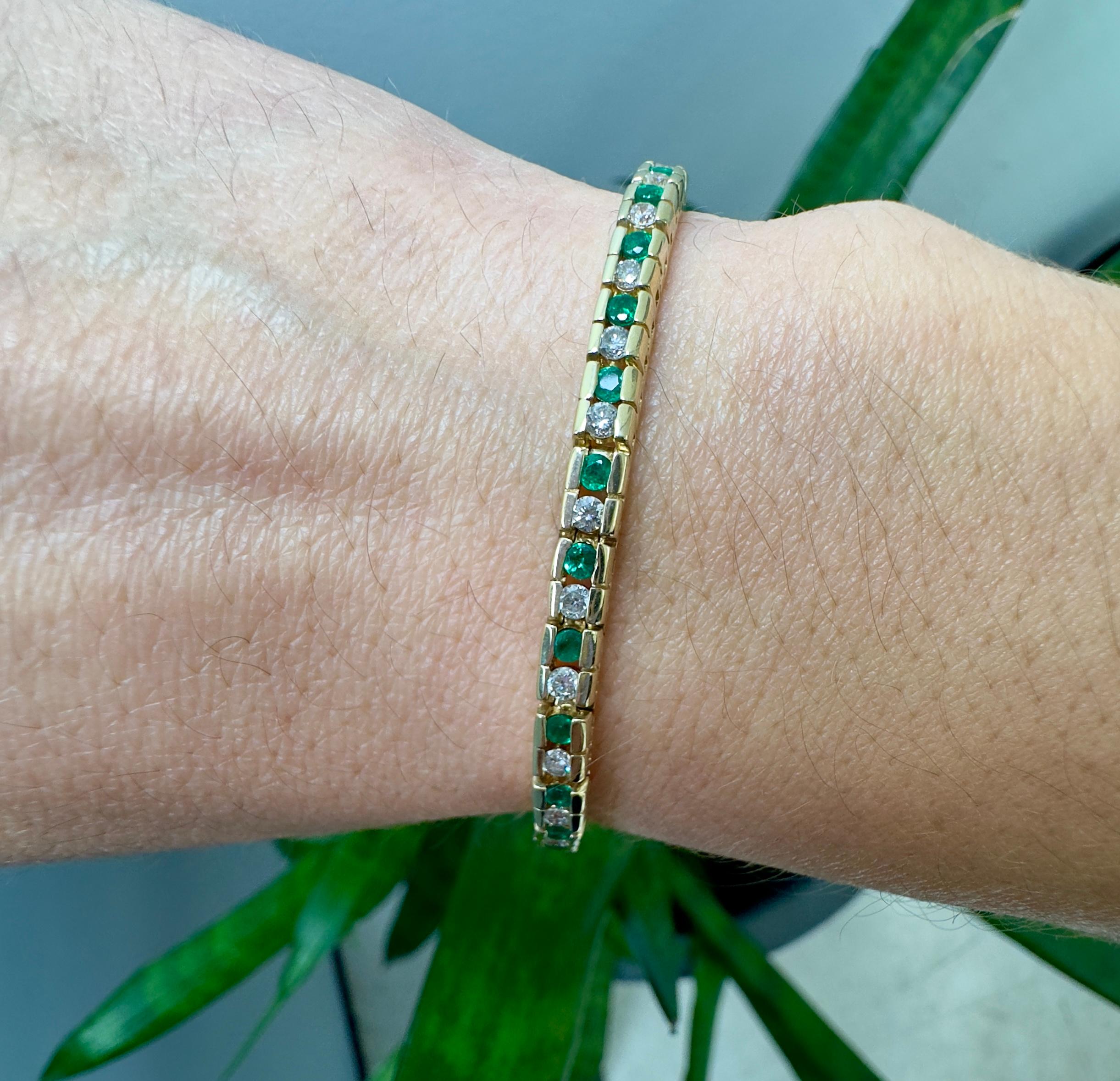 Vintage 14k Yellow Gold Diamond and Emerald Bracelet For Sale 2