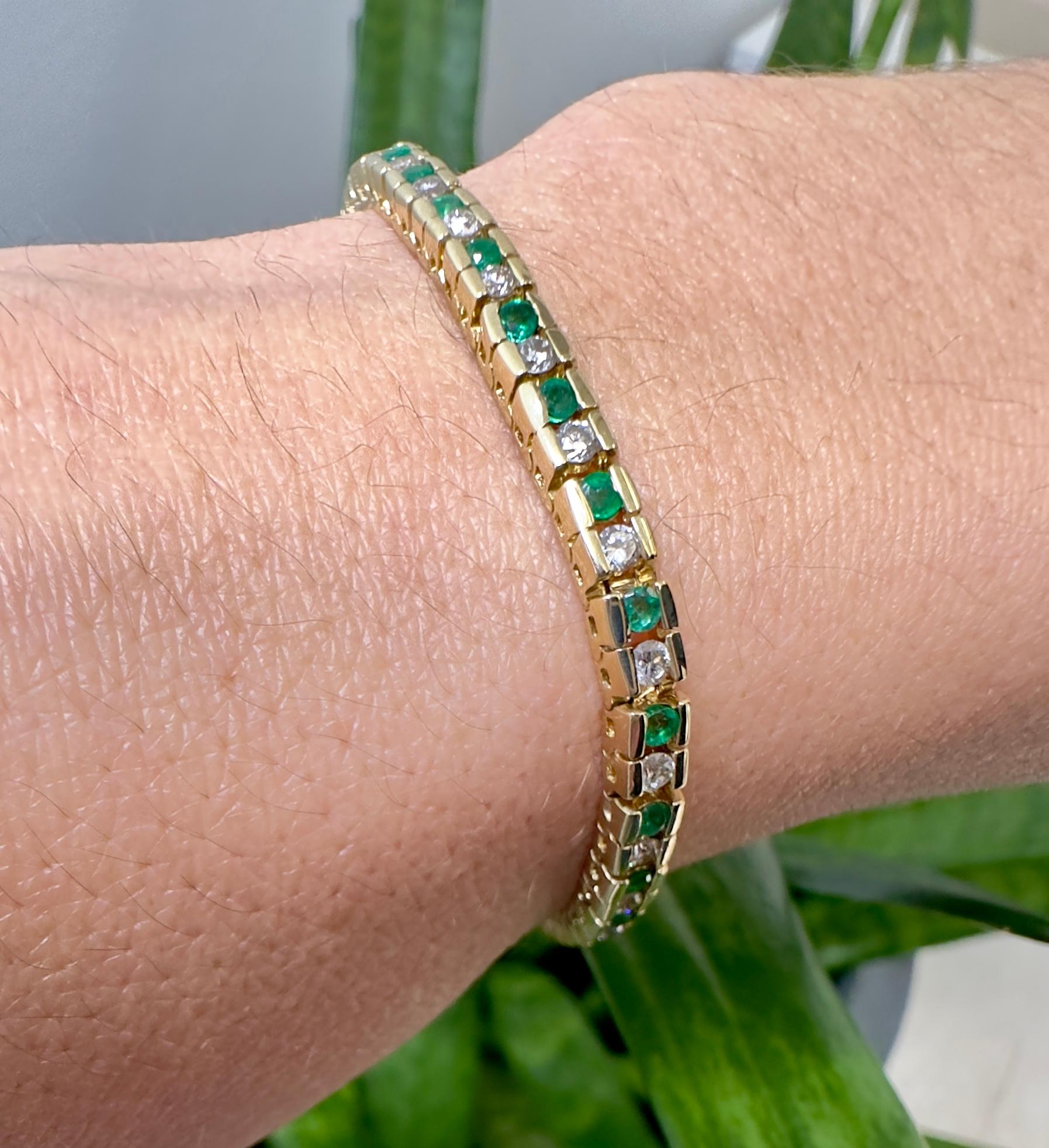 Vintage 14k Yellow Gold Diamond and Emerald Bracelet For Sale 3
