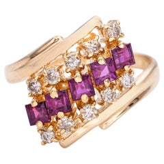 Vintage 14k Yellow Gold Diamond and Ruby Bypass Ring (Bague de contournement en or jaune 14k avec diamants et rubis)