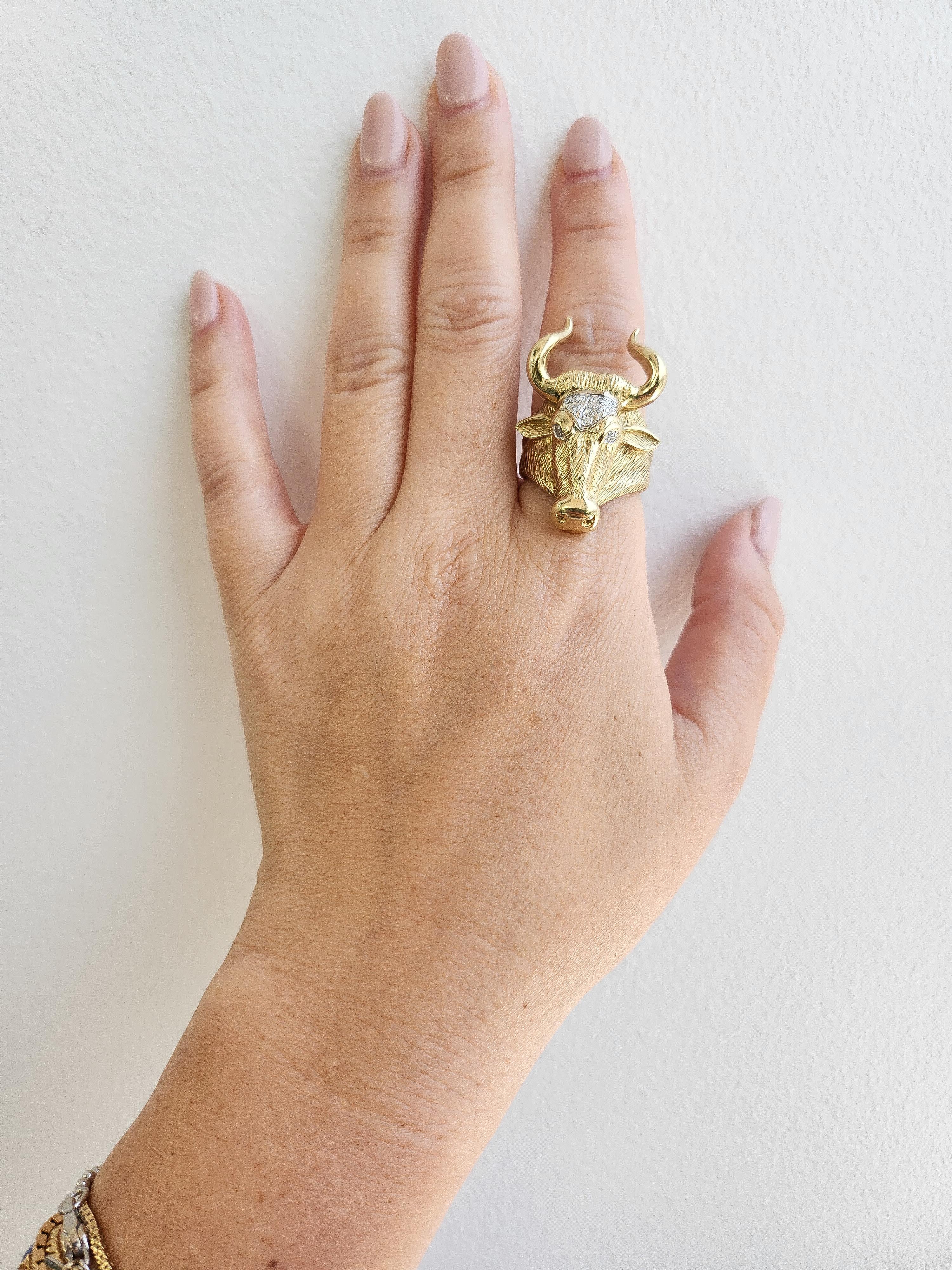 Vintage 14K Gelbgold Diamant Stierkopf mit Hörnern Ring (Brillantschliff) im Angebot
