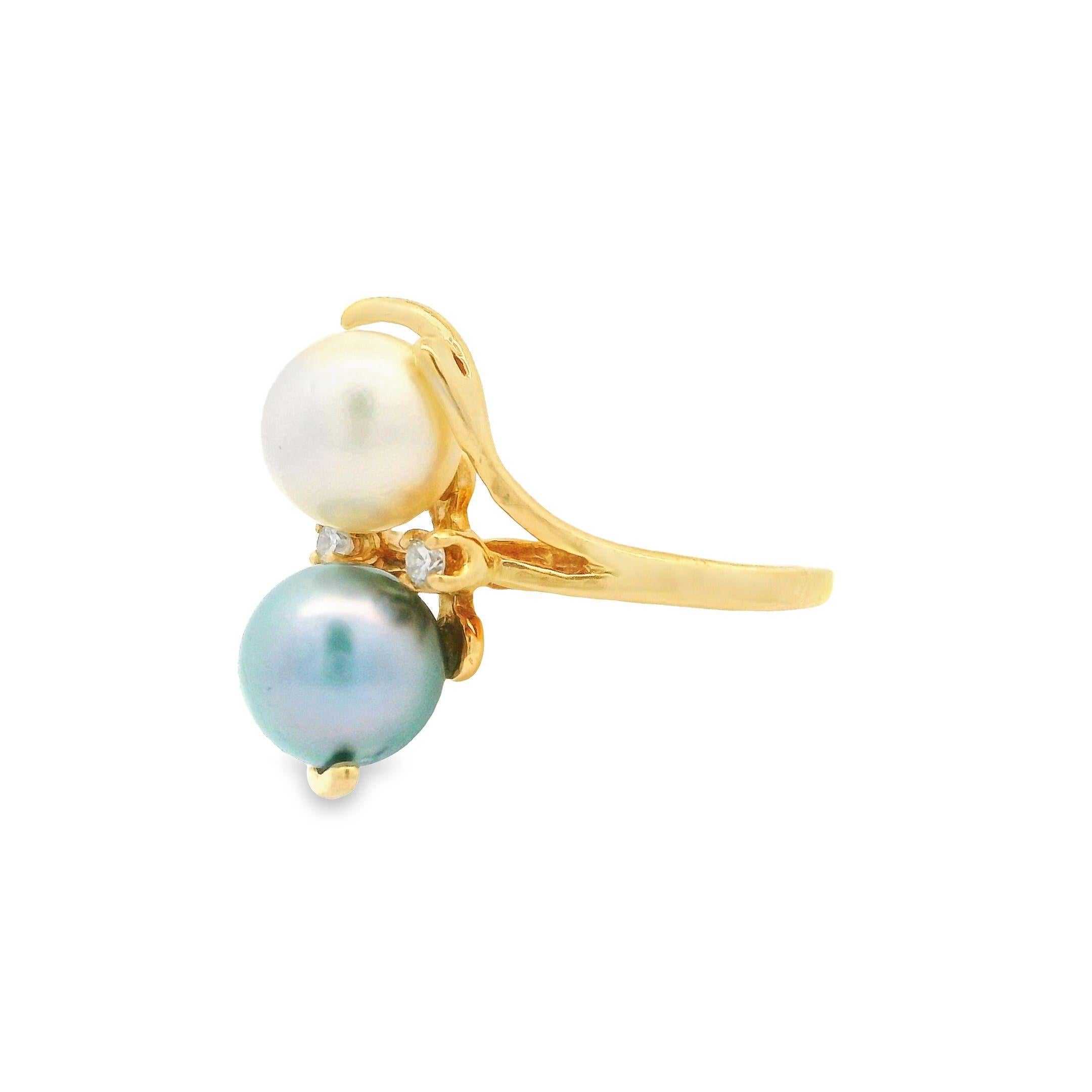 Round Cut Vintage 14k Yellow Gold Diamond & Cultured Pearl Elongated Style Ring For Sale
