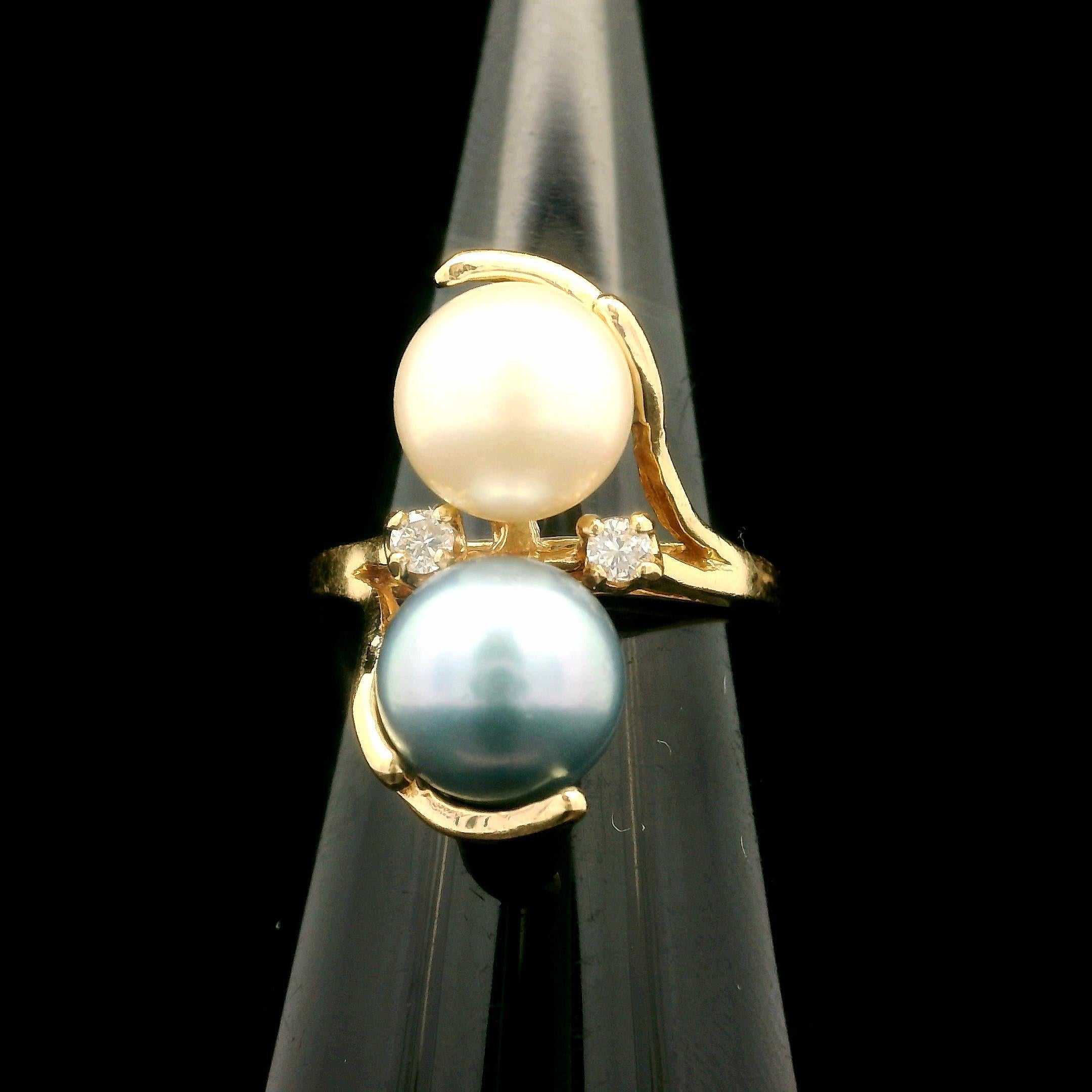 Women's Vintage 14k Yellow Gold Diamond & Cultured Pearl Elongated Style Ring For Sale
