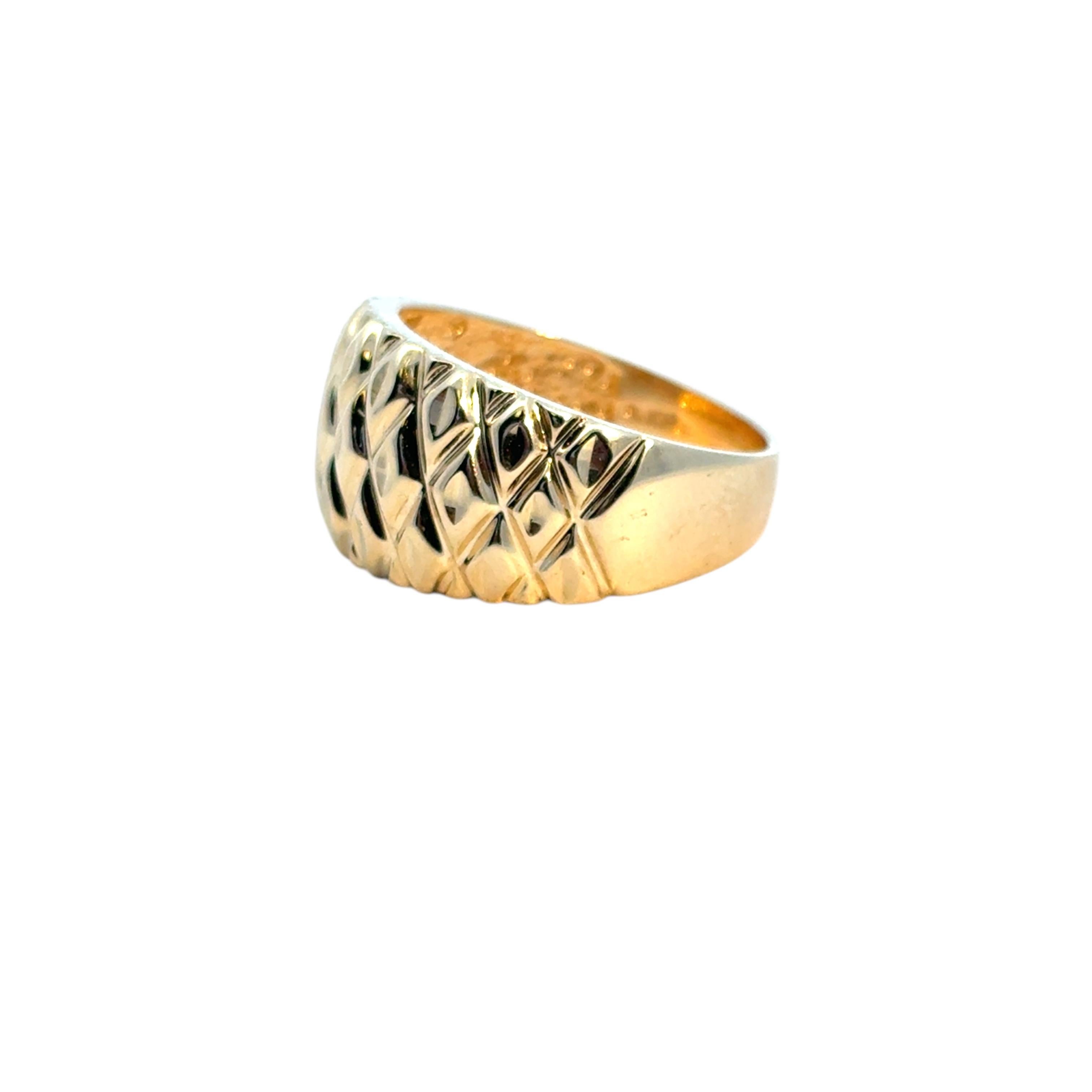 Vintage 14k Yellow Gold Diamond Cut Pattern Dome Ring For Sale 8