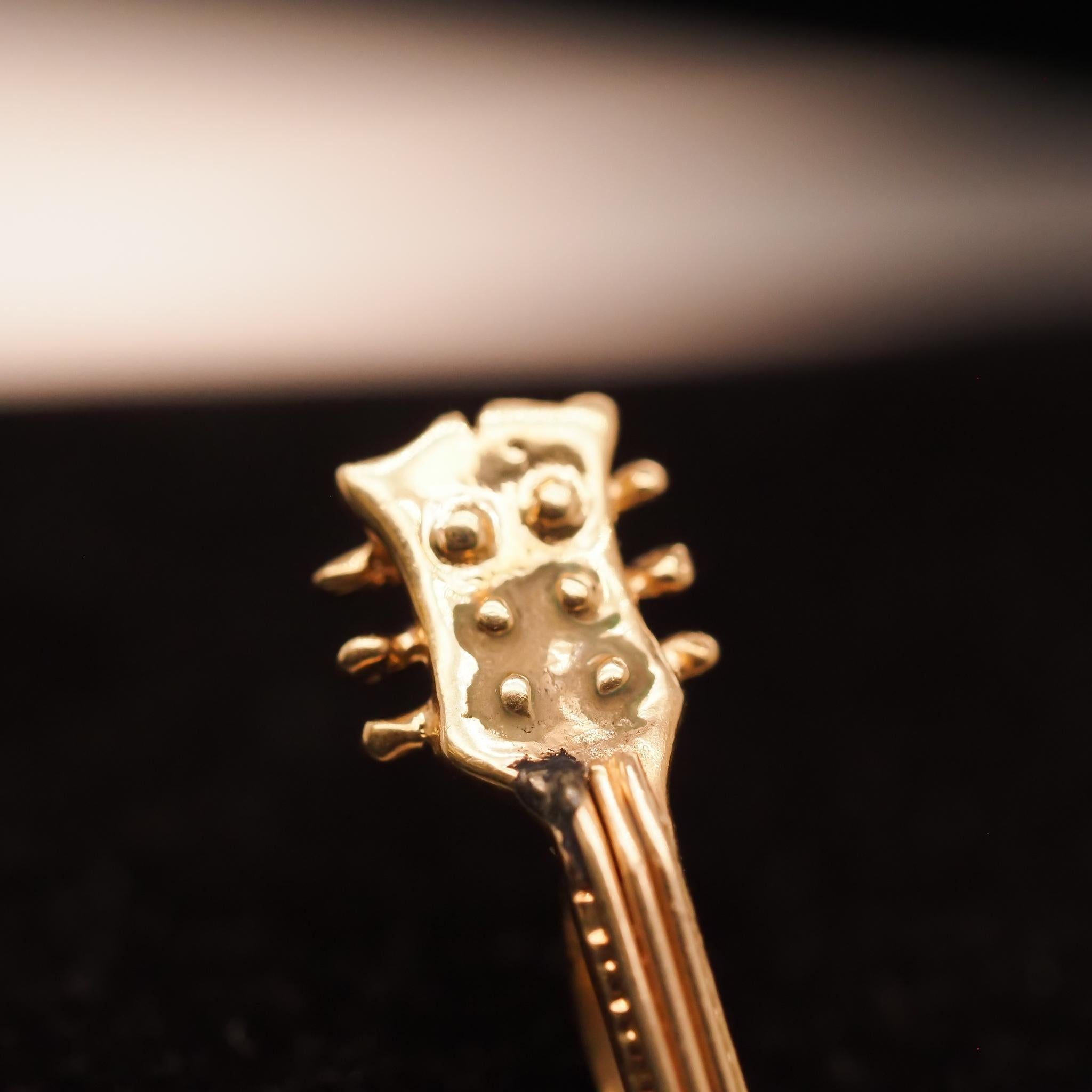 Pendentif guitare vintage en or jaune 14 carats avec diamants en vente 2