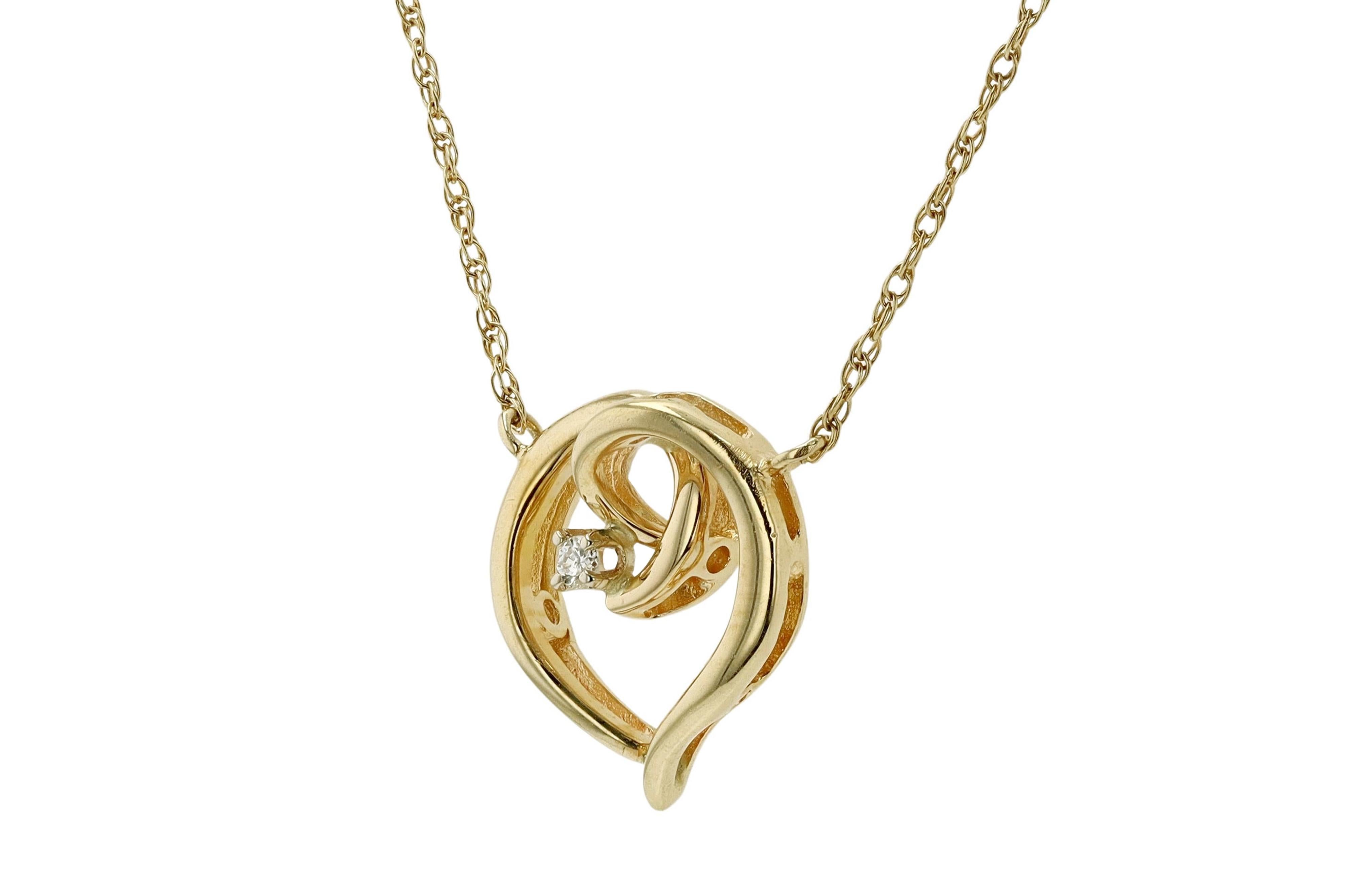 Vintage 14k Yellow Gold Diamond Heart Necklace In Good Condition In Santa Barbara, CA
