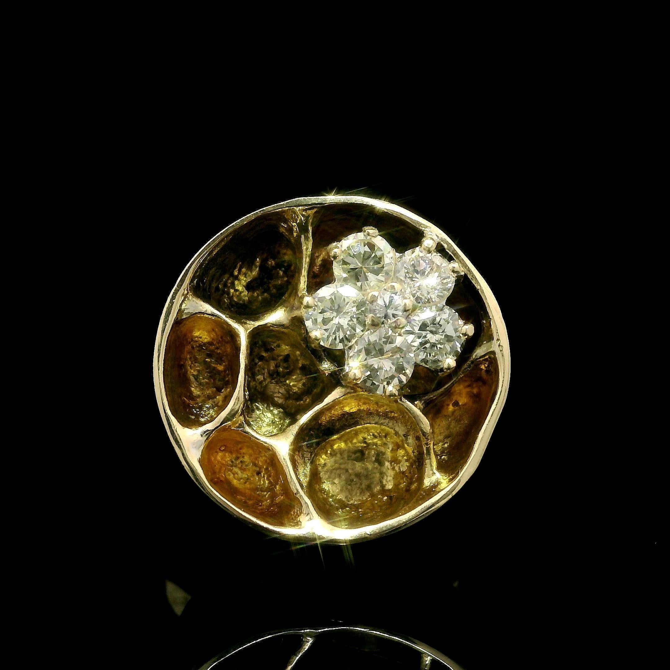 Vintage 14k Yellow Gold Diamond Honey Comb Flower Chunky Heavy Cocktail Ring In Good Condition For Sale In Montclair, NJ