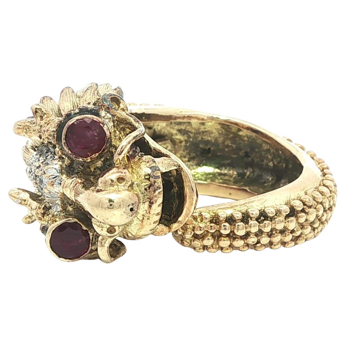 Anello Vintage in oro giallo 14k con diamanti e rubini, con fascia a serpente e drago strutturato