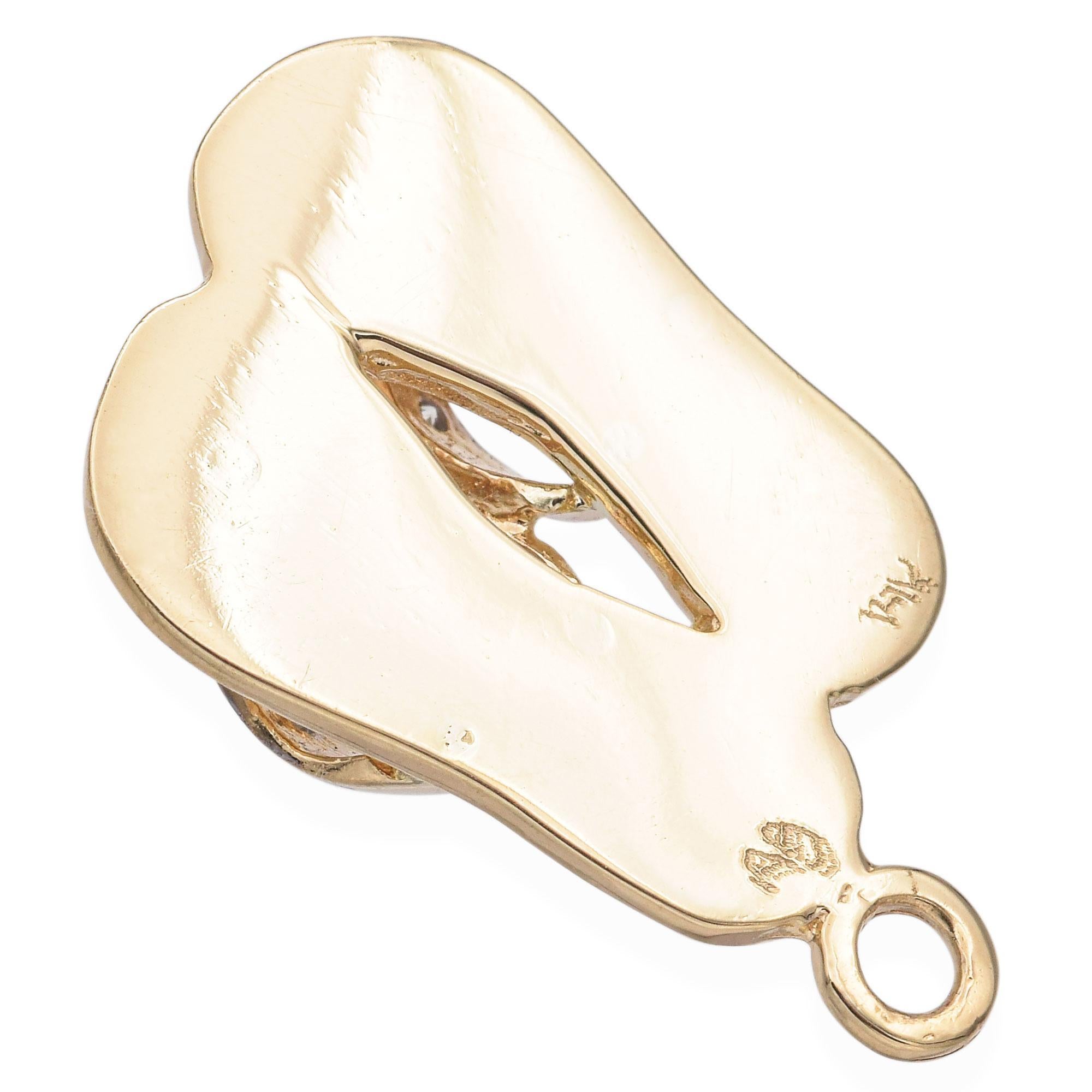 Vintage 14k Yellow Gold Diamond Sandal Flip-Flop Charm In Good Condition For Sale In New York, NY