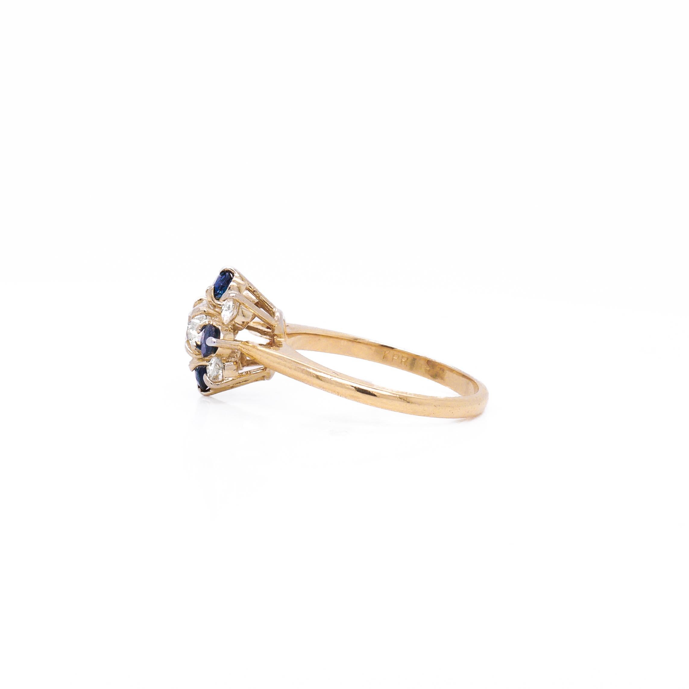 Vintage 14K Yellow Gold, Diamond, & Sapphire Flower or Snowflake Cocktail Ring In Good Condition For Sale In Philadelphia, PA