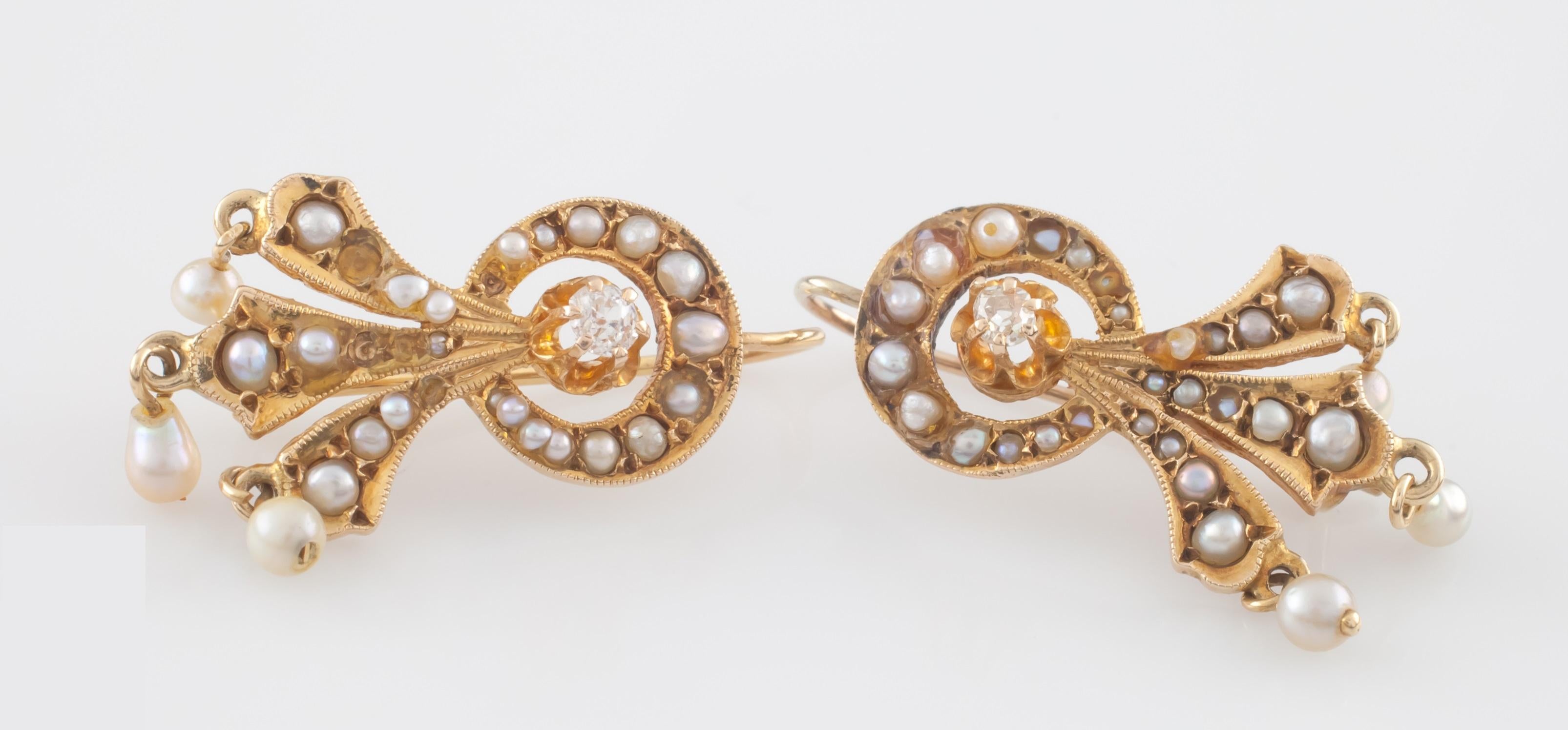 Vintage 14k Gelbgold Diamant & Seed Pearl Anhänger & Ohrring Set Damen im Angebot