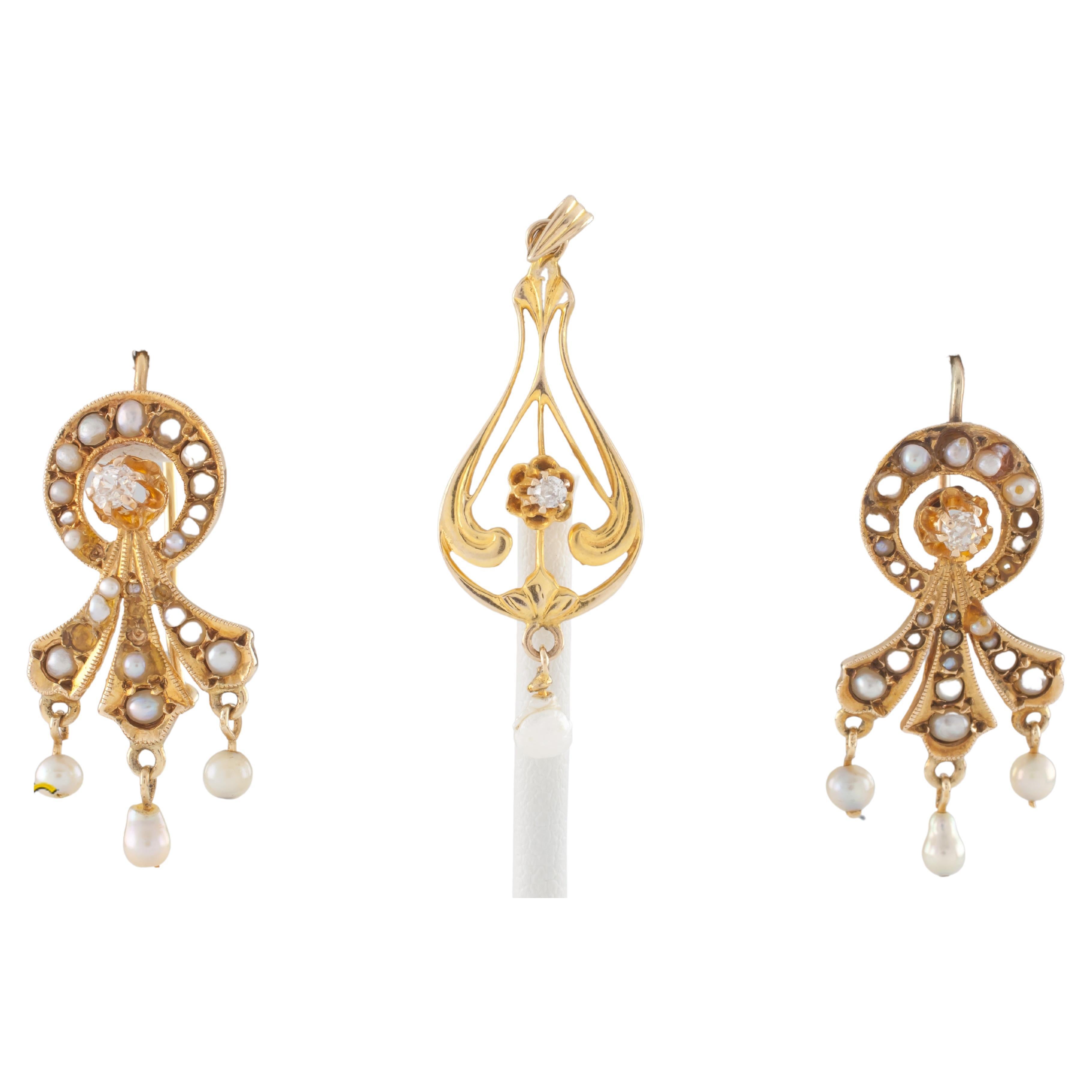 Vieille paire de pendentifs et boucles d'oreilles en or jaune 14k avec diamants et perles de rocaille