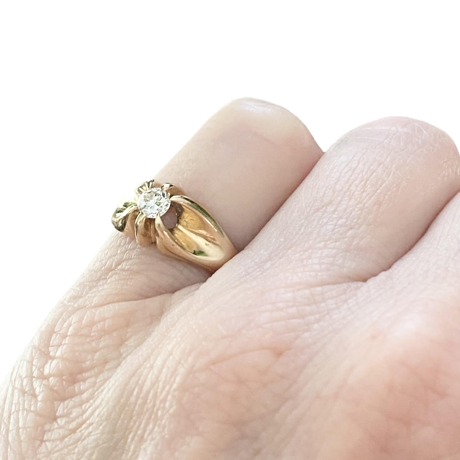 Anillo Solitario de Diamantes Vintage de Oro Amarillo de 14K en venta 1