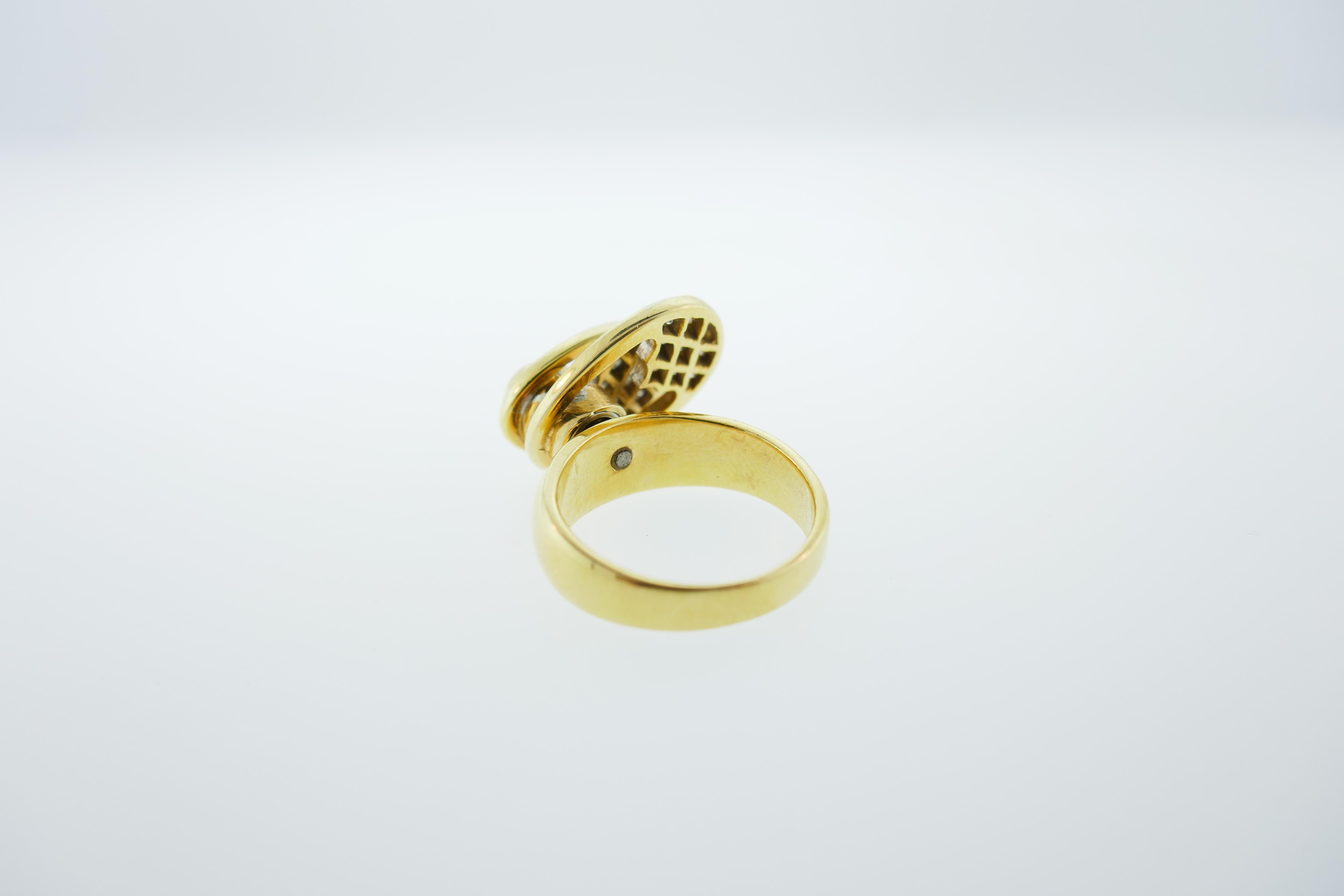 Women's or Men's Vintage 14 Karat Yellow Gold and Diamond Spinner Ring, circa 1970s