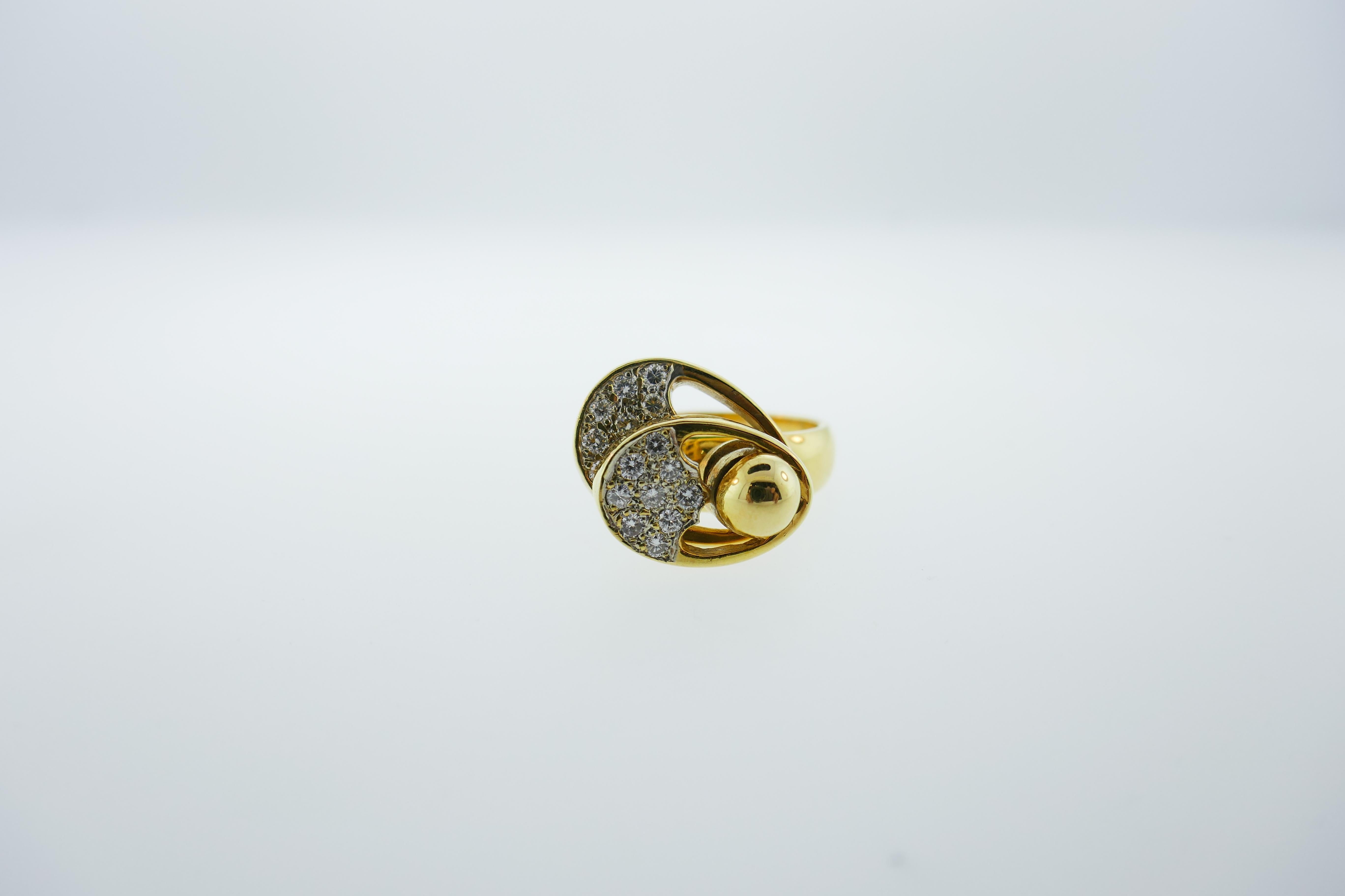 Vintage 14 Karat Yellow Gold and Diamond Spinner Ring, circa 1970s 2