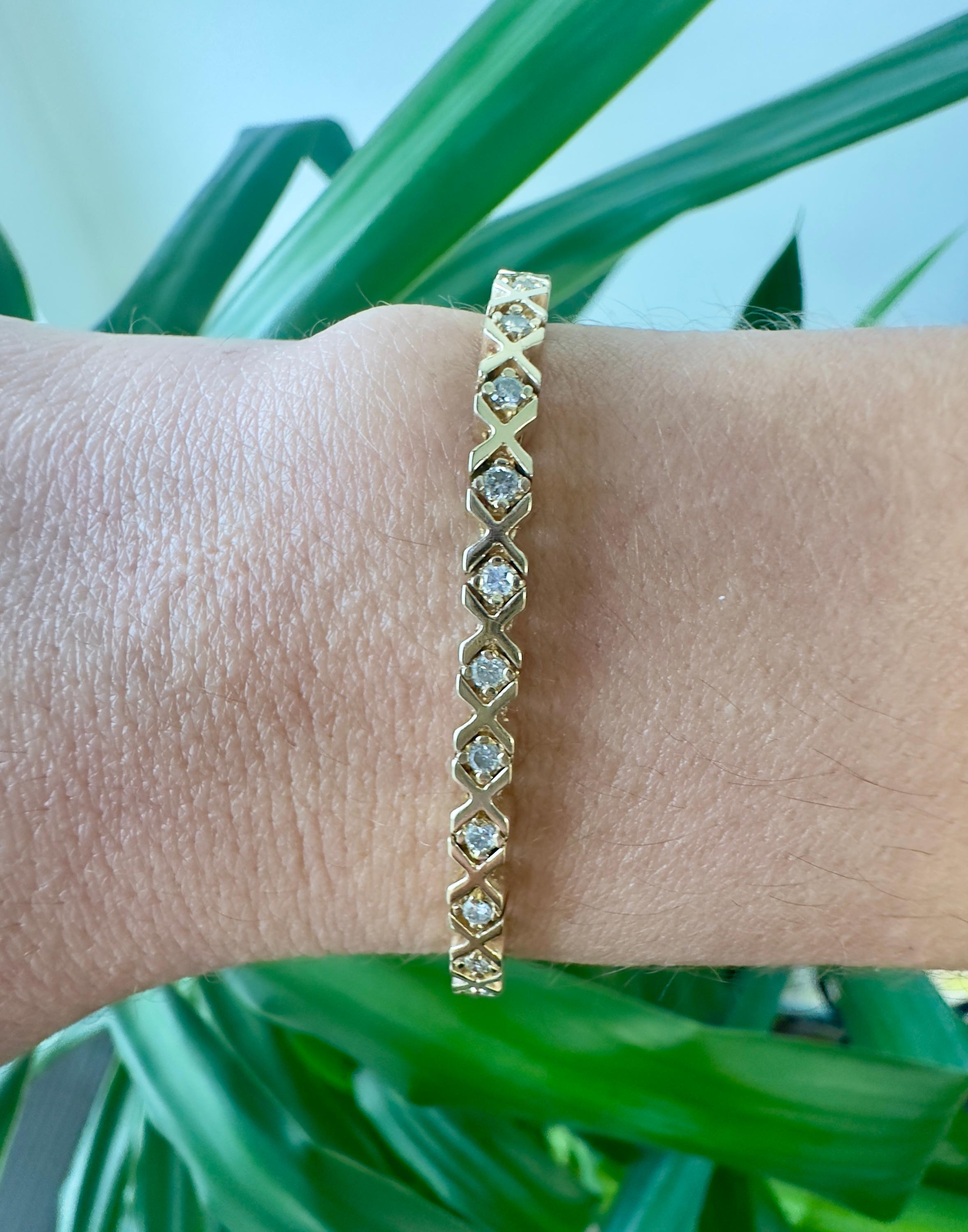 Bracelet tennis vintage en or jaune 14 carats avec diamants Pour femmes en vente