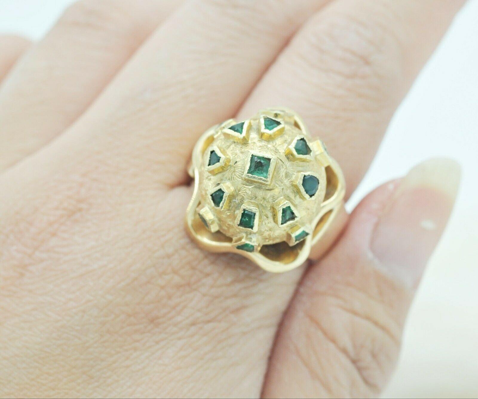Vintage 14k Yellow Gold Domed Emerald Ring In Excellent Condition In Los Angeles, CA