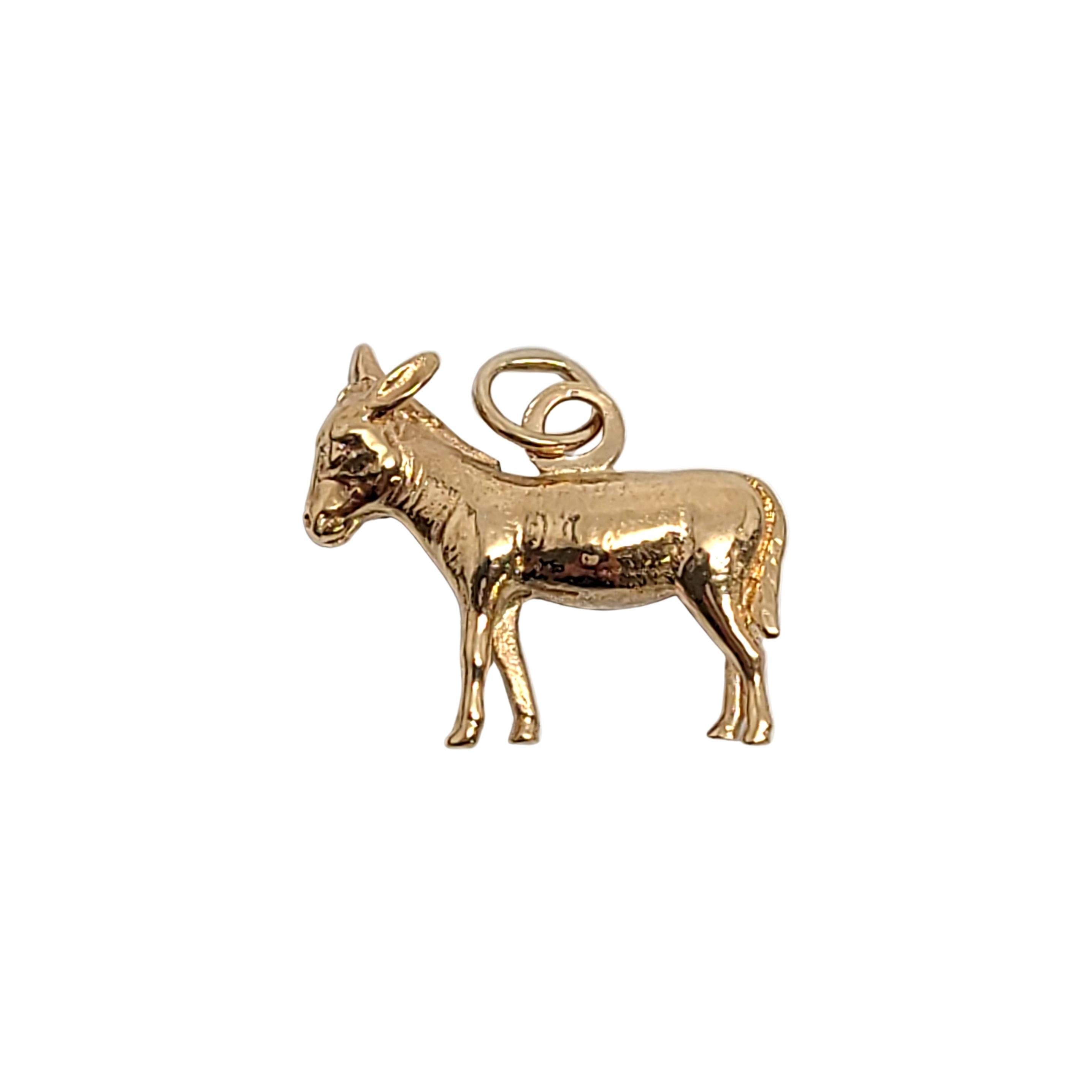 Vintage 14K Yellow Gold Donkey Charm

Adorable 3D Donkey Charm beautifully crafted in 14K yellow gold, this charm can become the perfect gift for any animal lover!

Size: 15mm X 18.4mm

Weight: 2.8 gr / 1.8 dwt

Tested 14K

Very good condition,
