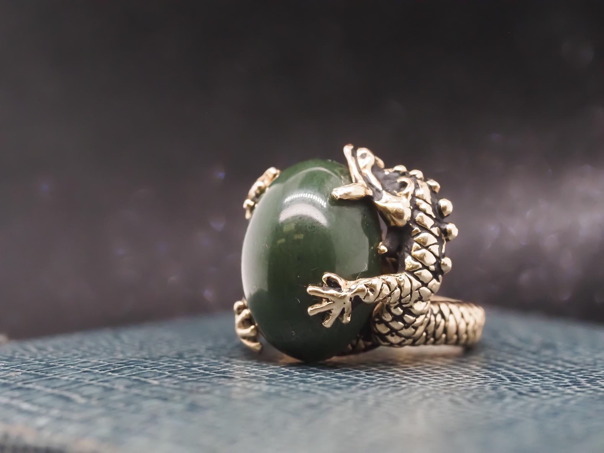 Women's Vintage 14K Yellow Gold Dragon Holding Jade Ring For Sale