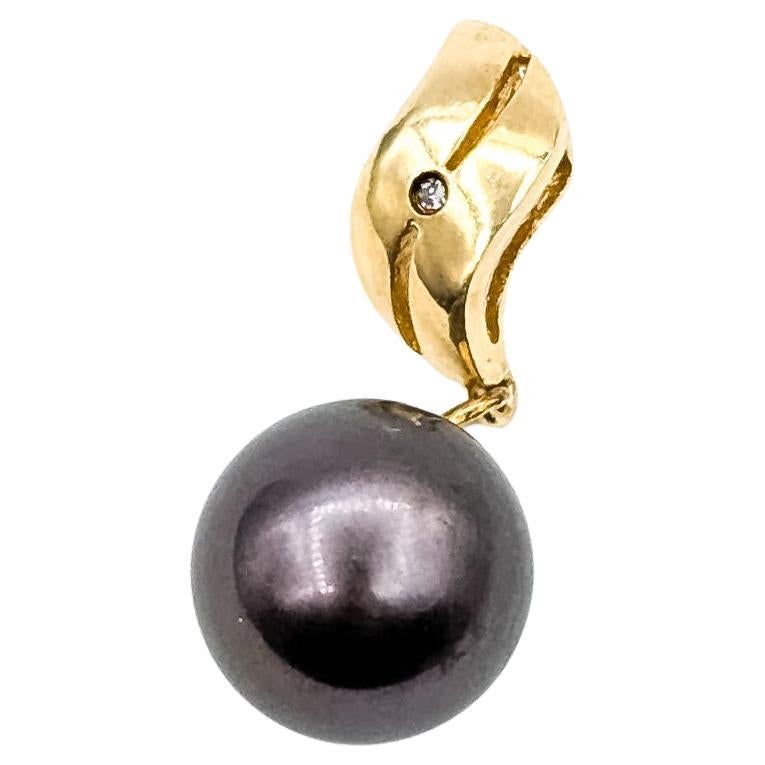 Ciondolo vintage in oro giallo 14k con perla di Tahiti da 10 mm e accenti di diamanti