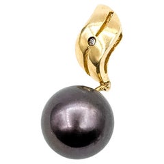 Ciondolo vintage in oro giallo 14k con perla di Tahiti da 10 mm e accenti di diamanti