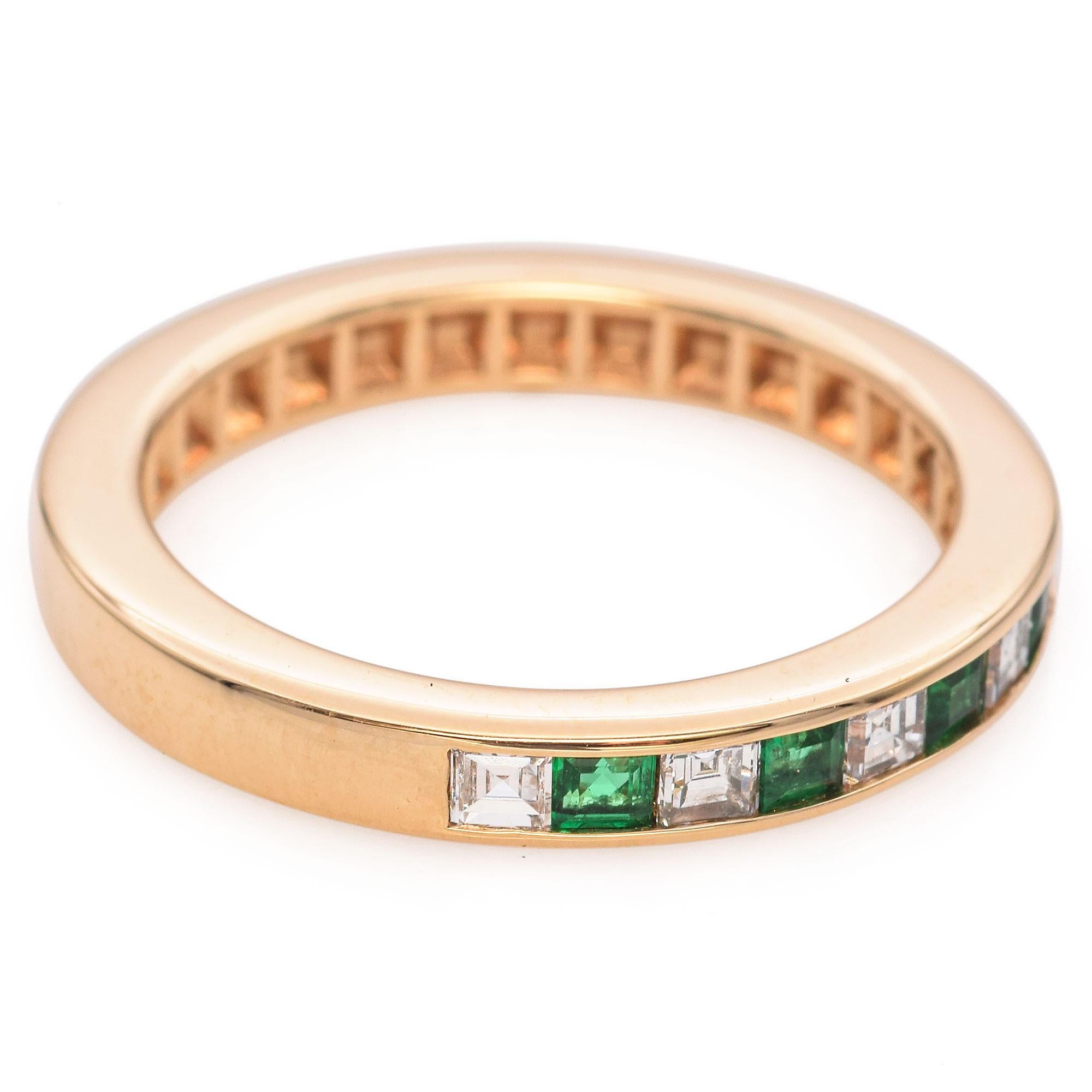 Bague vintage en or jaune 14 carats sertie d'émeraudes et de diamants Bon état - En vente à New York, NY
