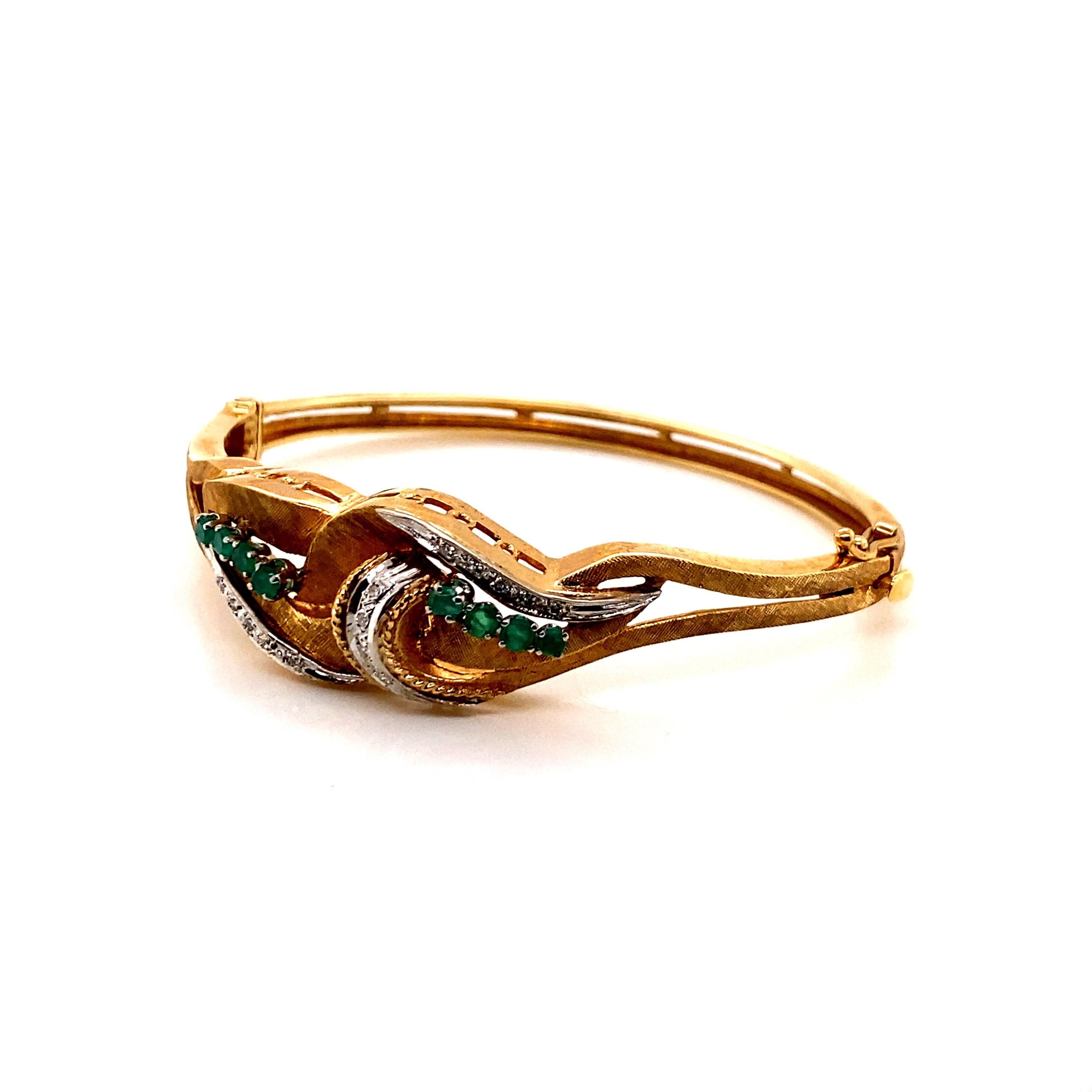 Vintage 14K Yellow Gold Emerald and Diamond Leaf Design Bangle In Good Condition For Sale In Boston, MA