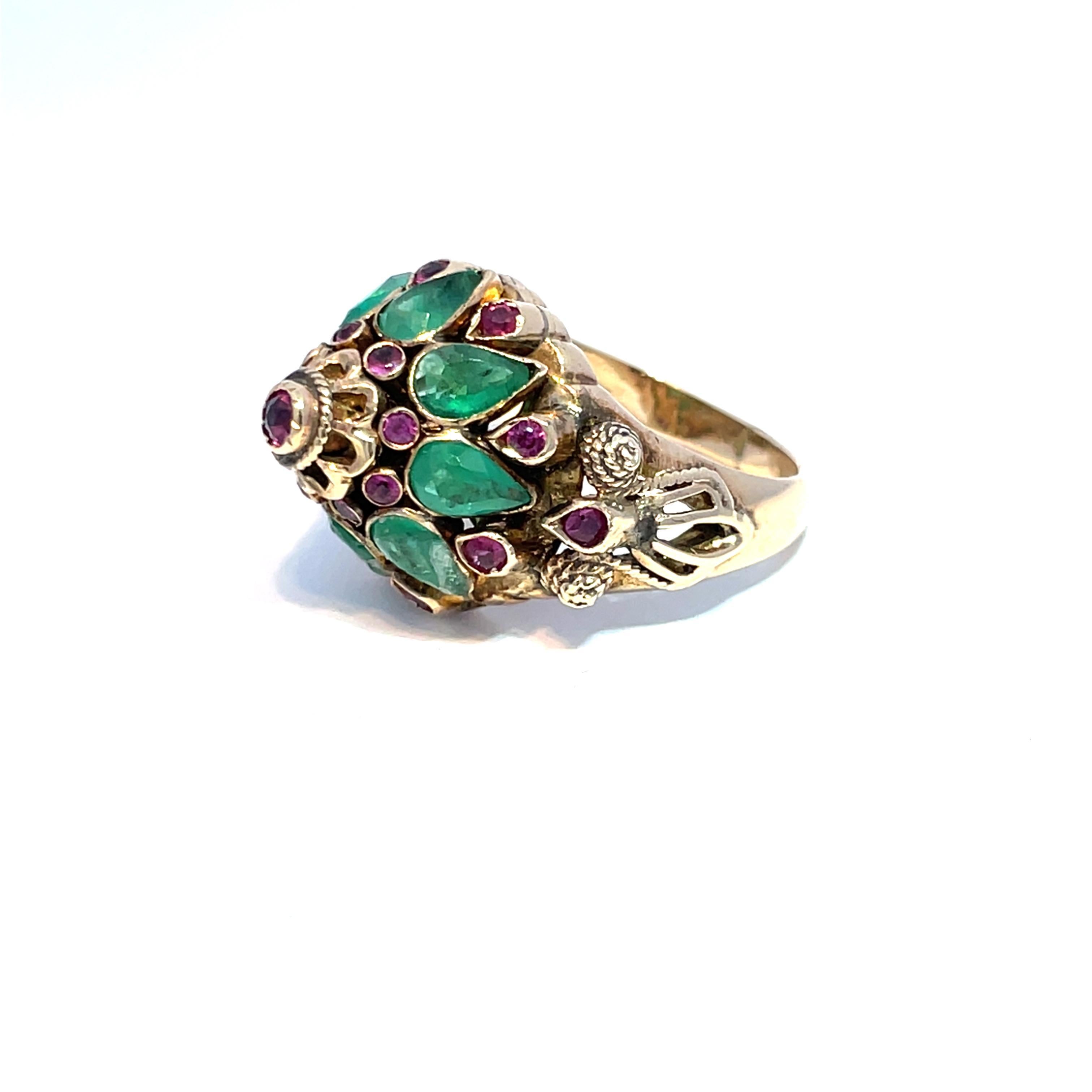 Anello Harem d'epoca in oro giallo 14k con smeraldo e zaffiro rosa In condizioni ottime in vendita a New York, NY