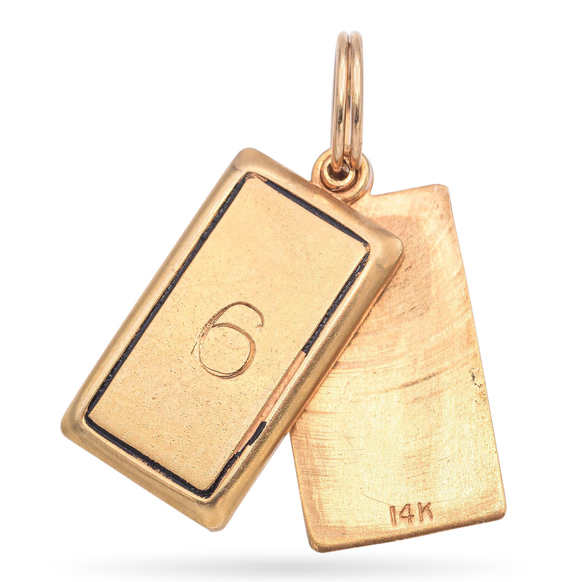 Vintage 14k Gelbgold Emaille Happy Birthday Postkartenanhänger Charme im Zustand „Gut“ in New York, NY