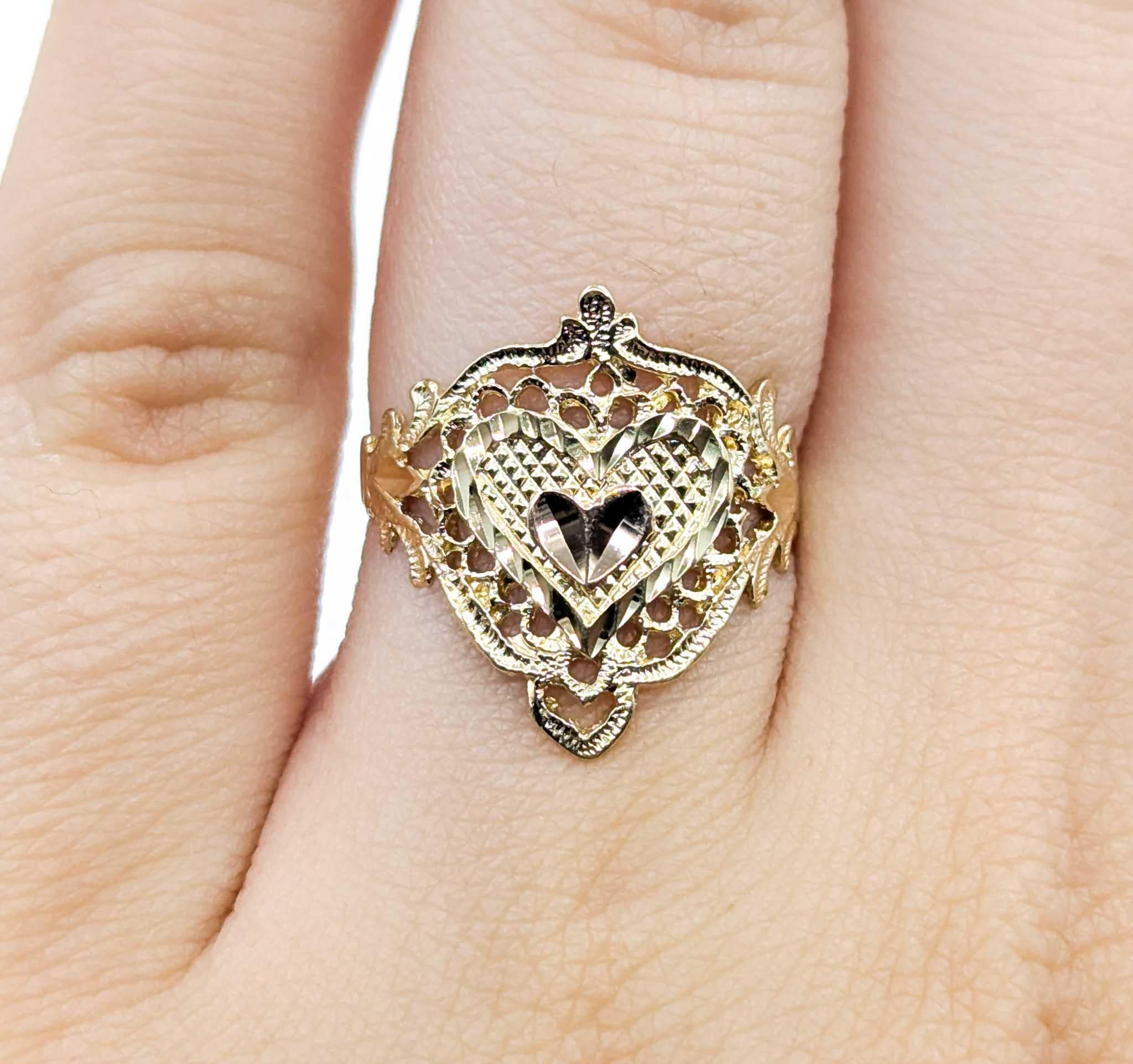 Women's Vintage 14k Yellow Gold Filigree Heart Ring For Sale