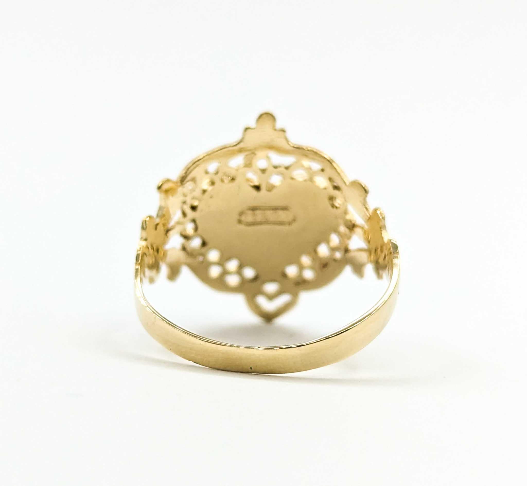 Vintage 14k Yellow Gold Filigree Heart Ring For Sale 3