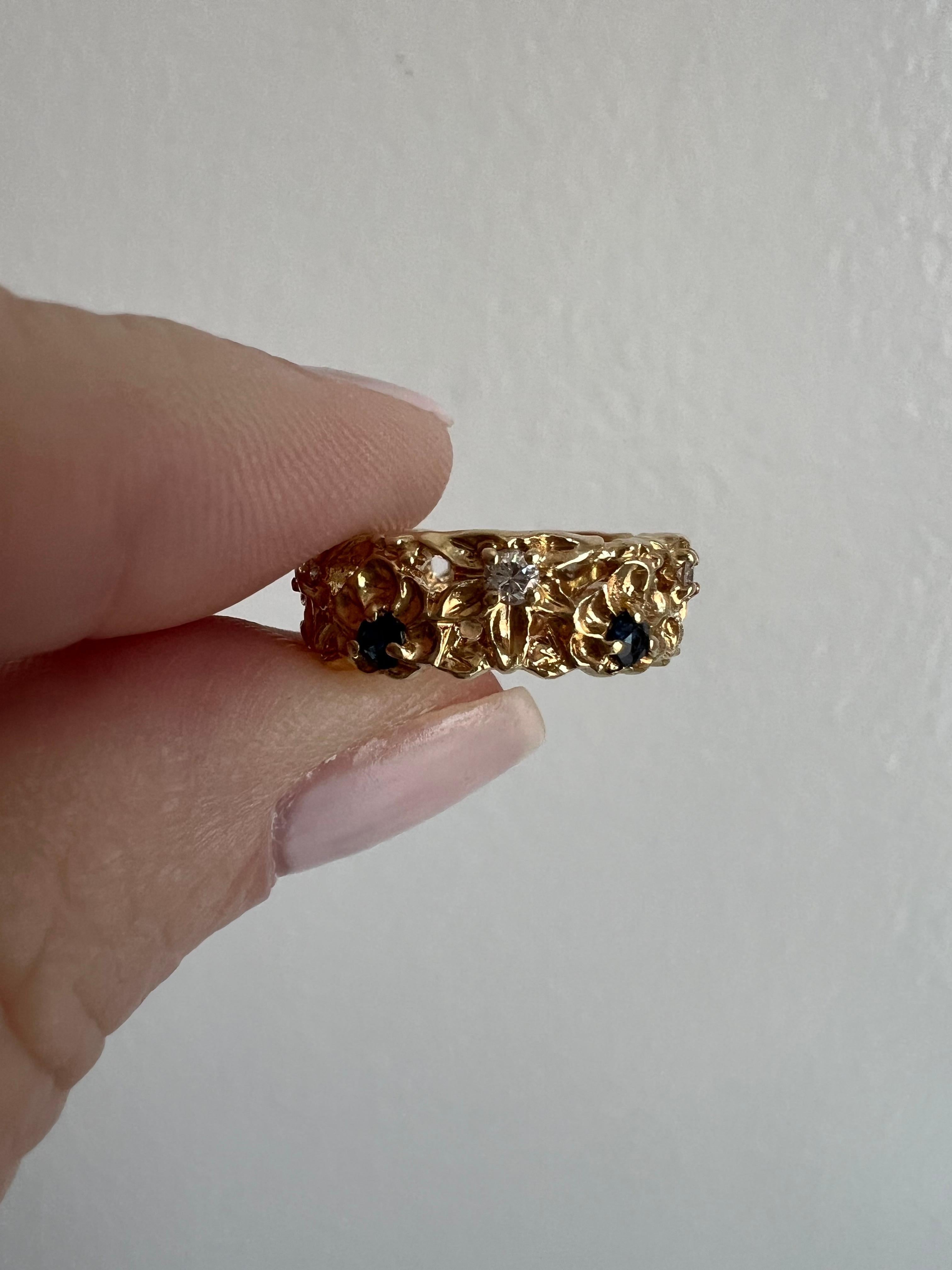 Round Cut Vintage 14K Yellow Gold Floral Eternity Band Wedding Band.