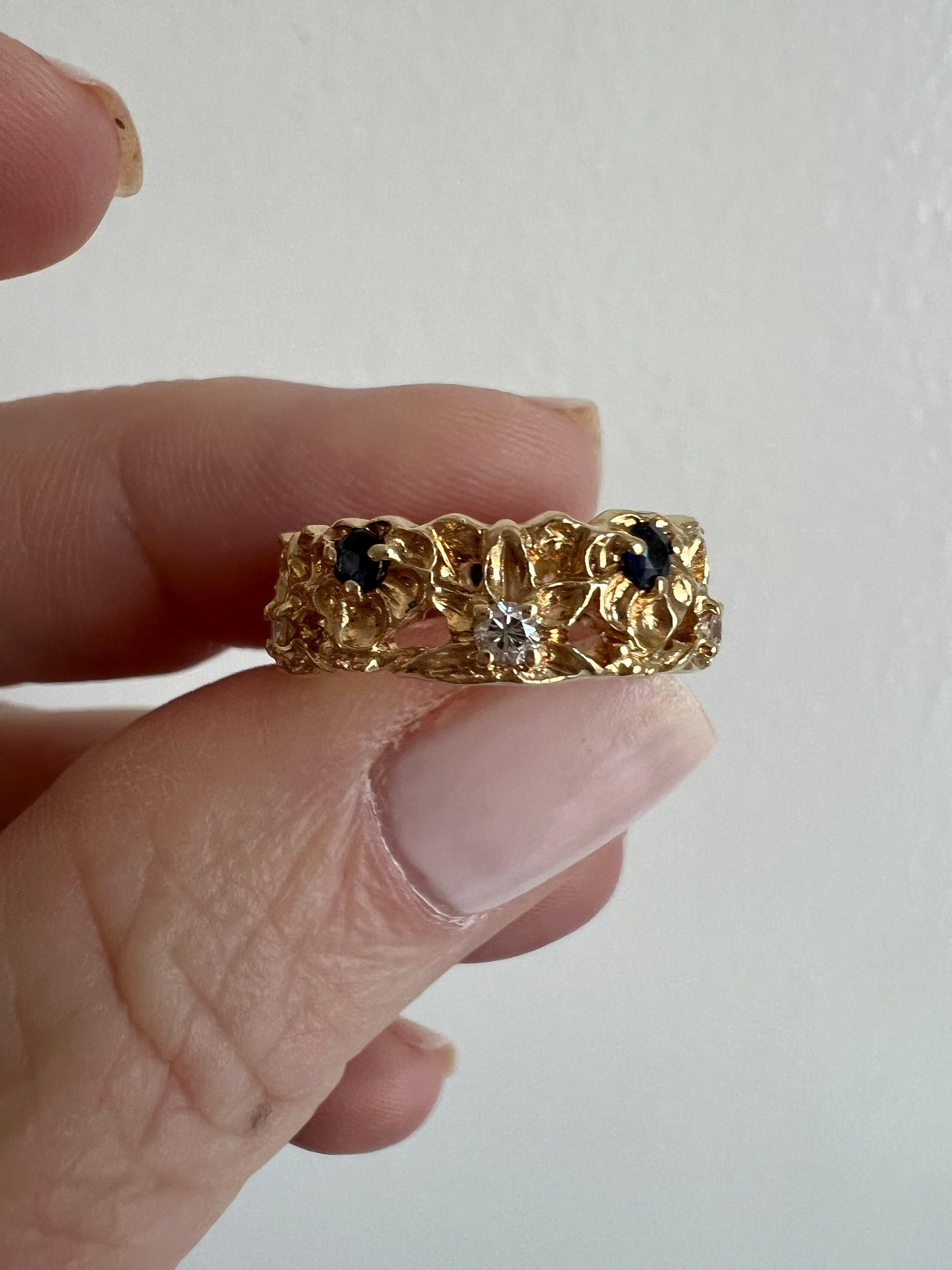 Vintage 14K Yellow Gold Floral Eternity Band Wedding Band. In Good Condition In San Francisco, CA