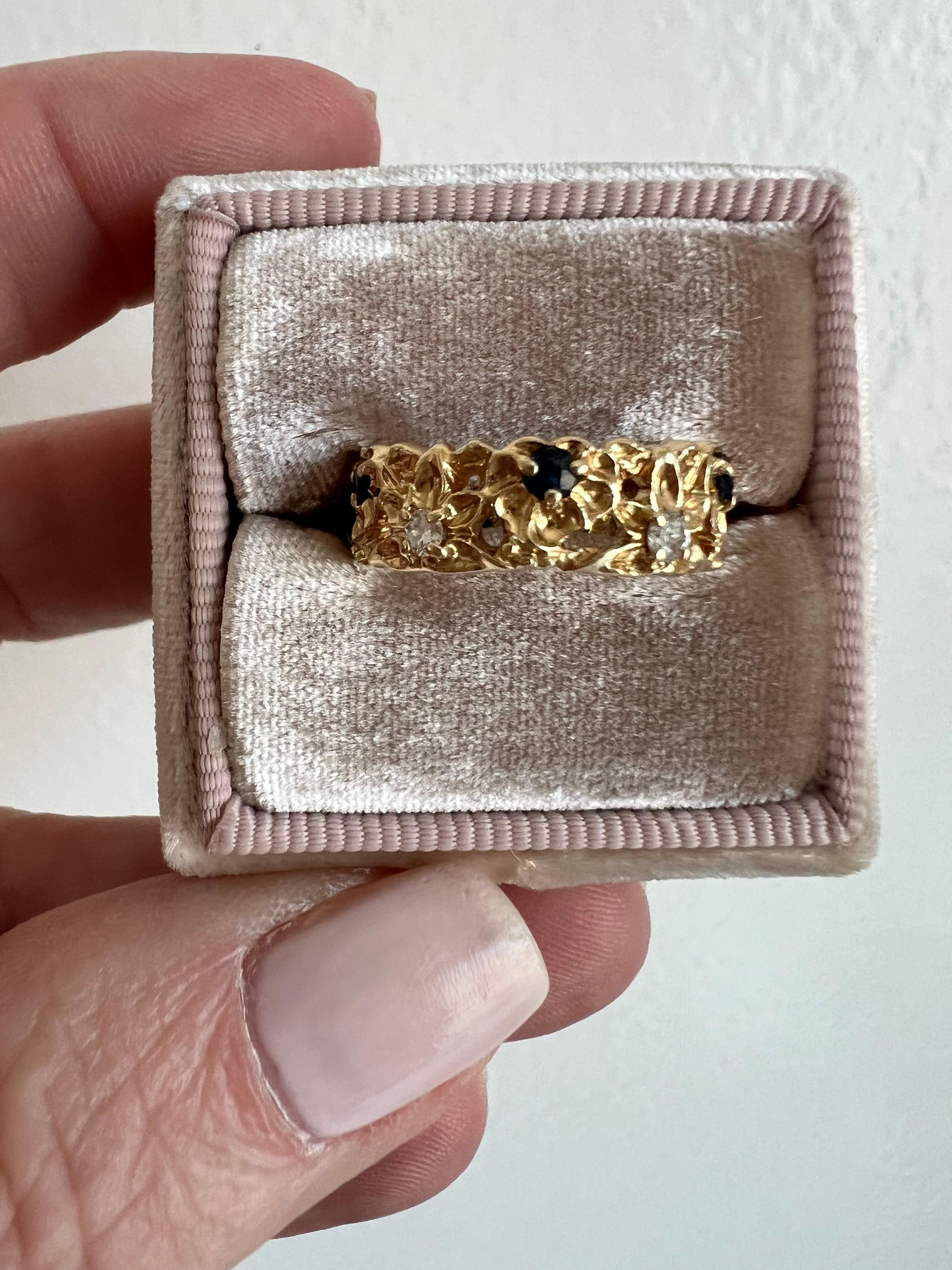 Women's or Men's Vintage 14K Yellow Gold Floral Eternity Band Wedding Band.