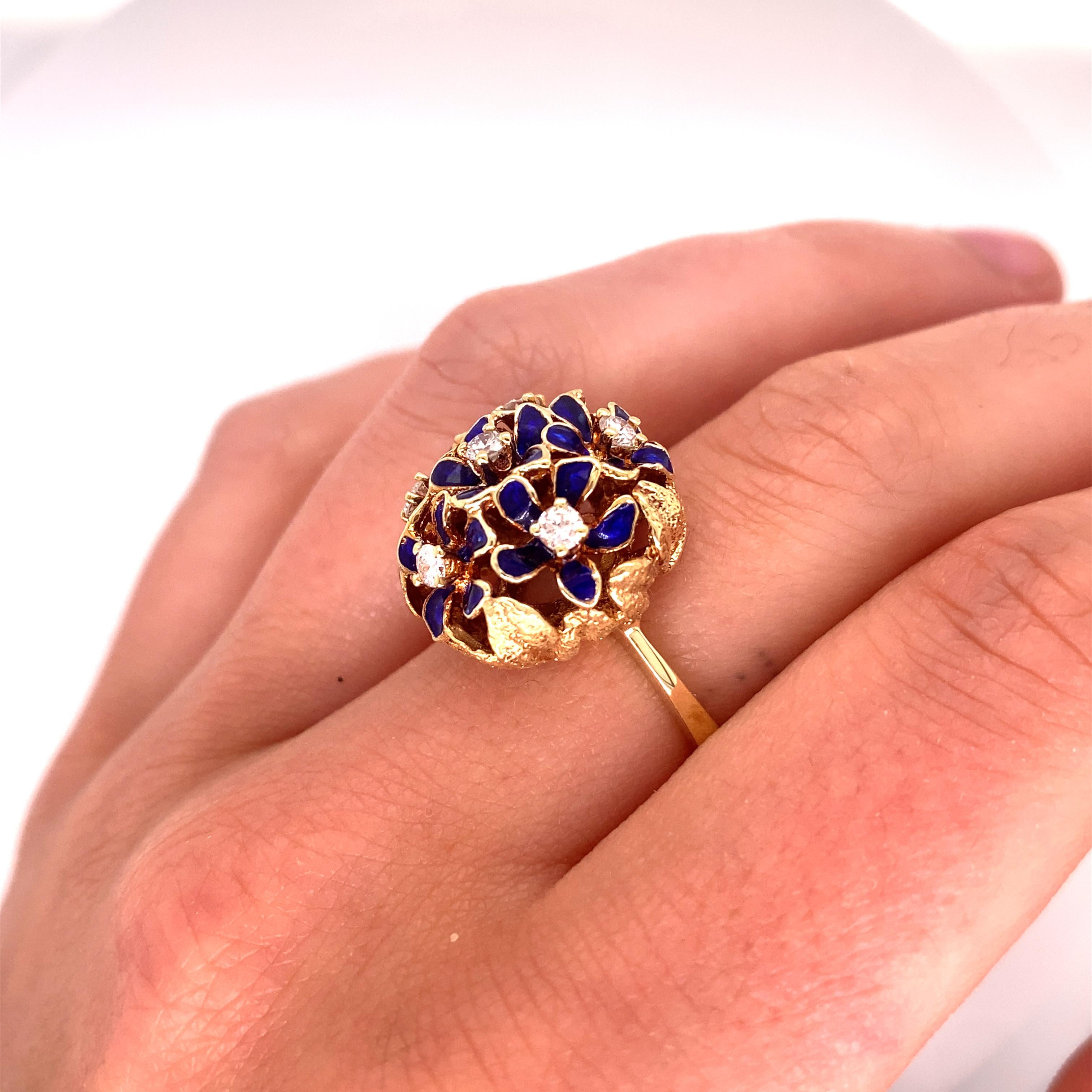 Vintage 14K Yellow Gold Flower Ring with Blue Enamel and Diamonds  For Sale 2