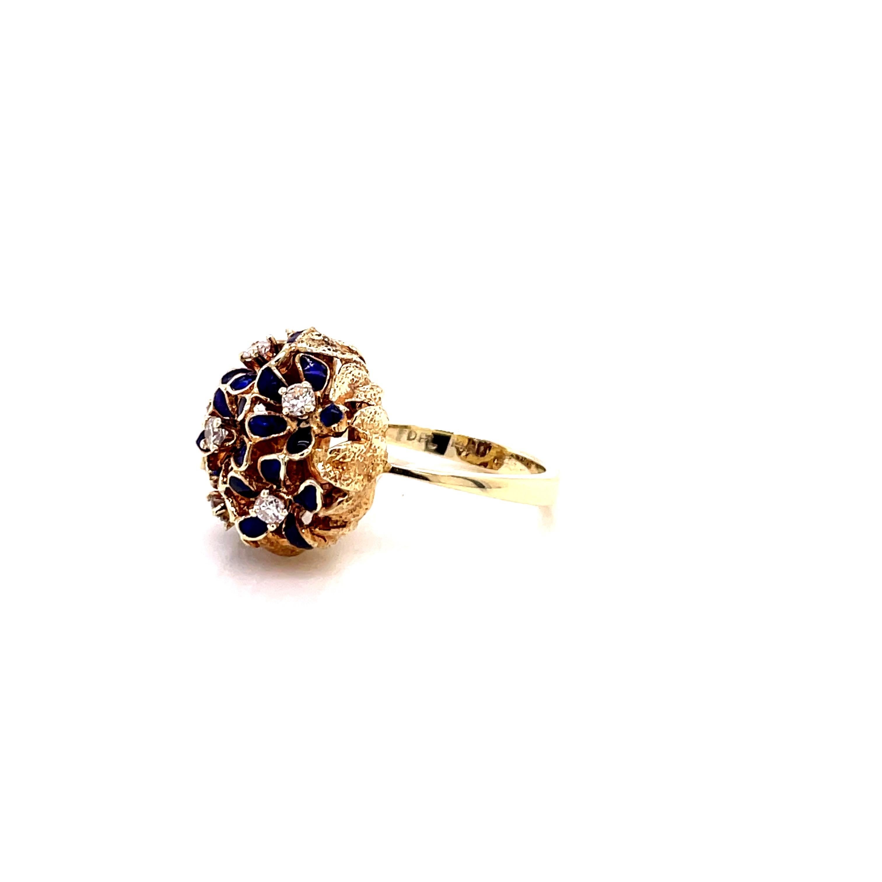 Vintage 14K Yellow Gold Flower Ring with Blue Enamel and Diamonds  In Good Condition For Sale In Boston, MA