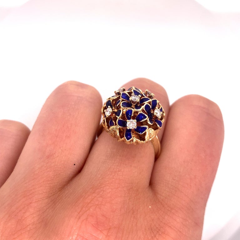 Vintage 14K Yellow Gold Flower Ring with Blue Enamel and Diamonds  For Sale 3