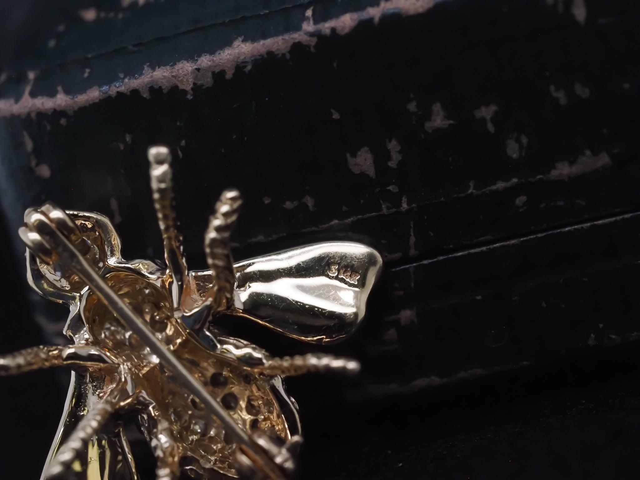 Women's Vintage 14K Yellow Gold Fly Brooch with Diamonds For Sale