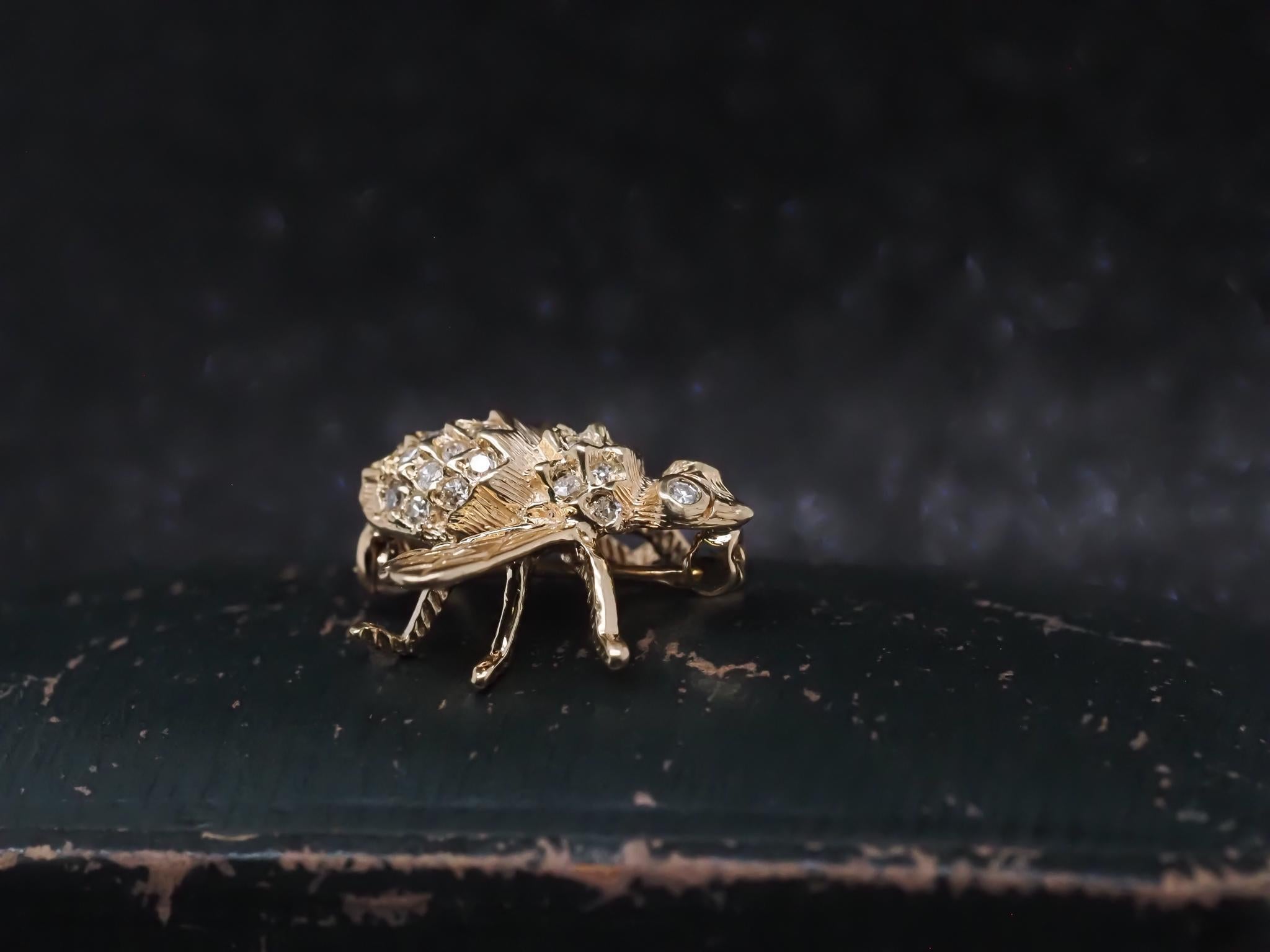 Vintage 14K Yellow Gold Fly Brooch with Diamonds For Sale 2