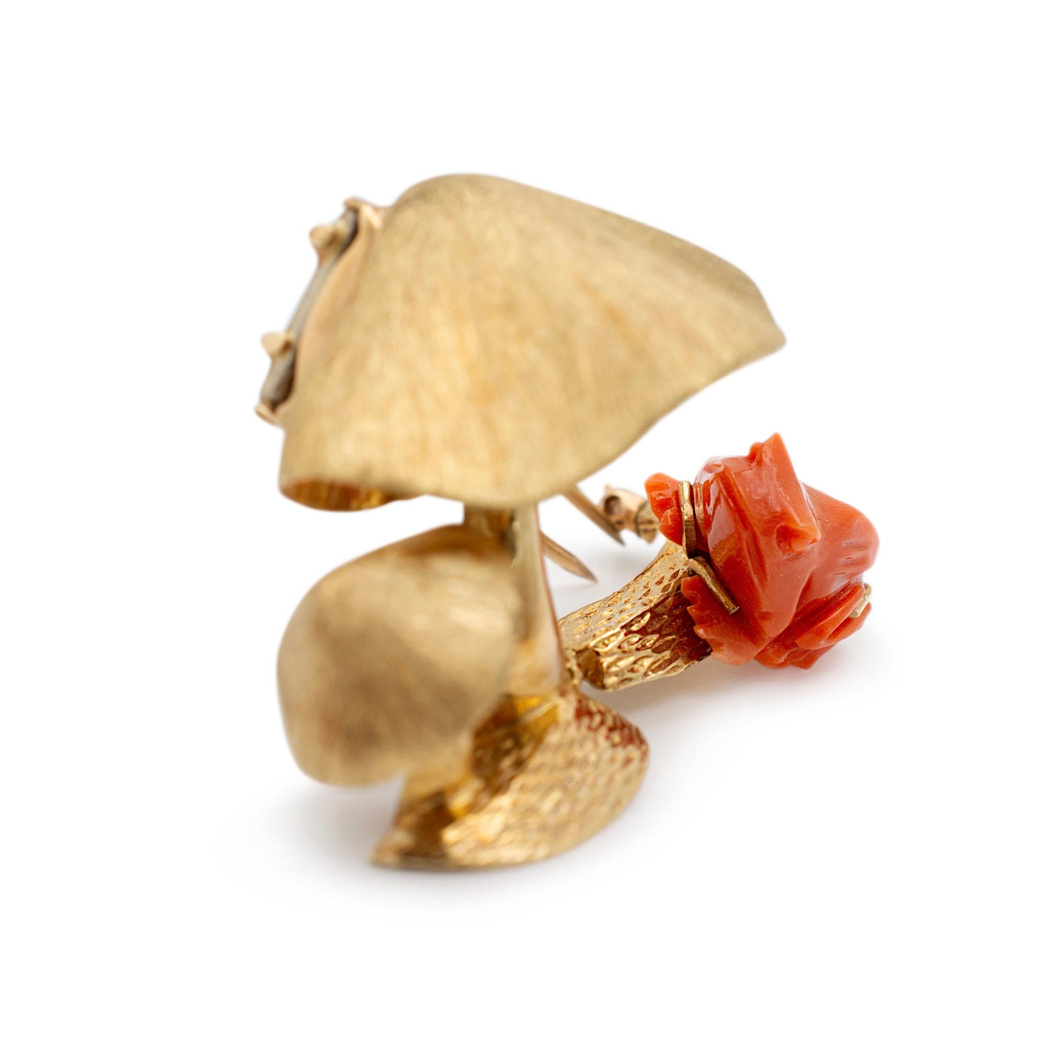 Round Cut Vintage 14K Yellow Gold Frog Coral Mushroom Pin / Brooch For Sale