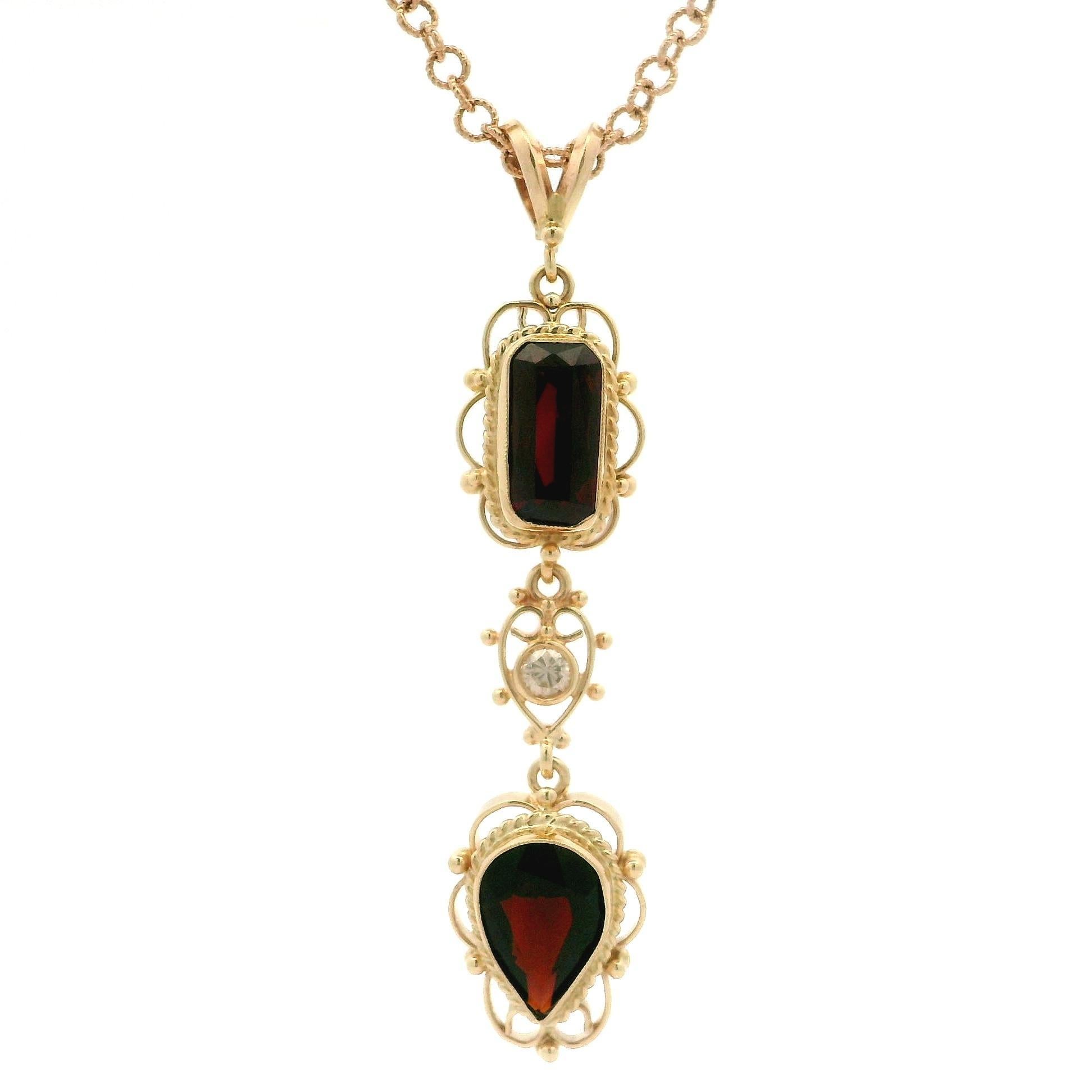 Pendentif Lavalier en or jaune 14k grenat et diamant Chaîne en or rose 14k Excellent état - En vente à Montclair, NJ