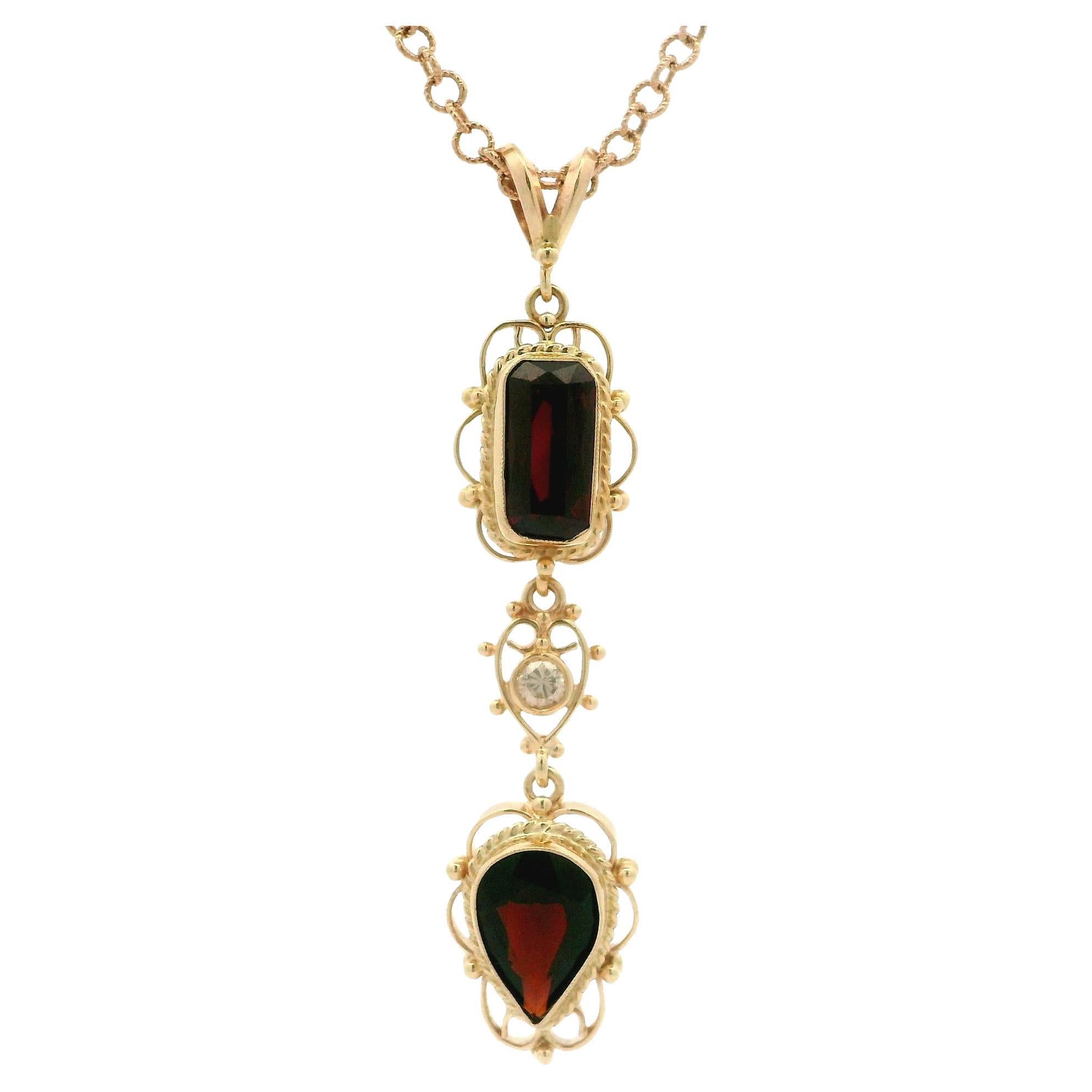 Pendentif Lavalier en or jaune 14k grenat et diamant Chaîne en or rose 14k en vente