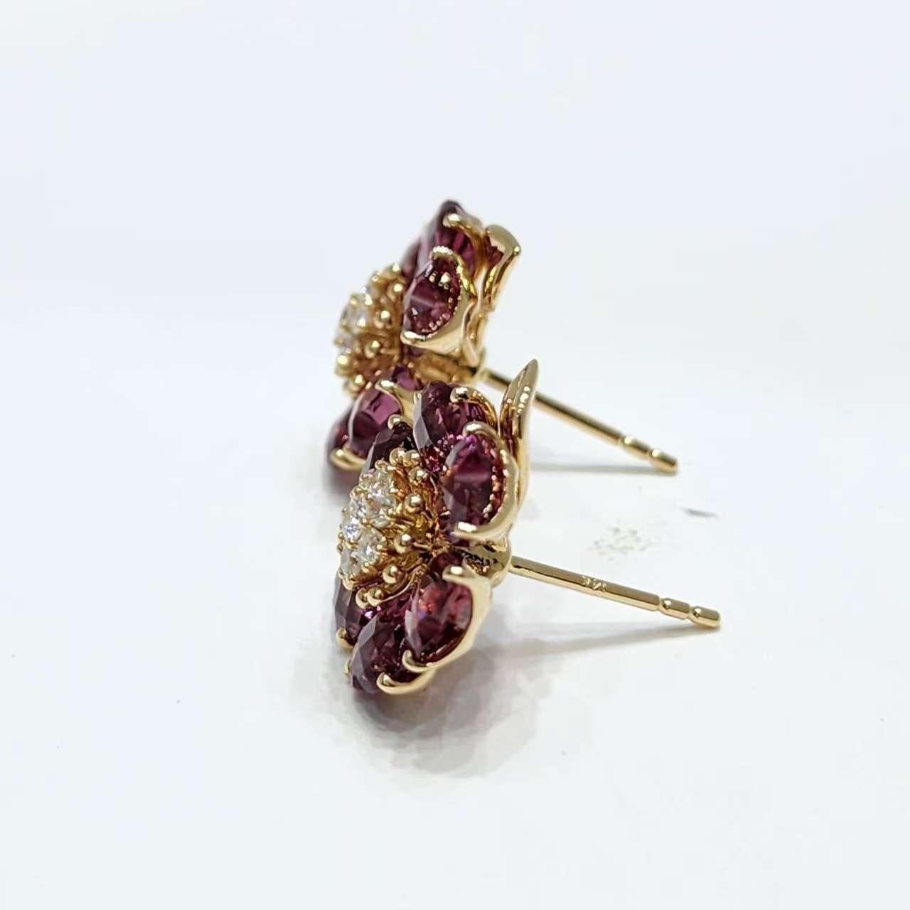 Heart Cut Vintage 14K Yellow Gold Garnet Flower Earrings with Diamonds For Sale