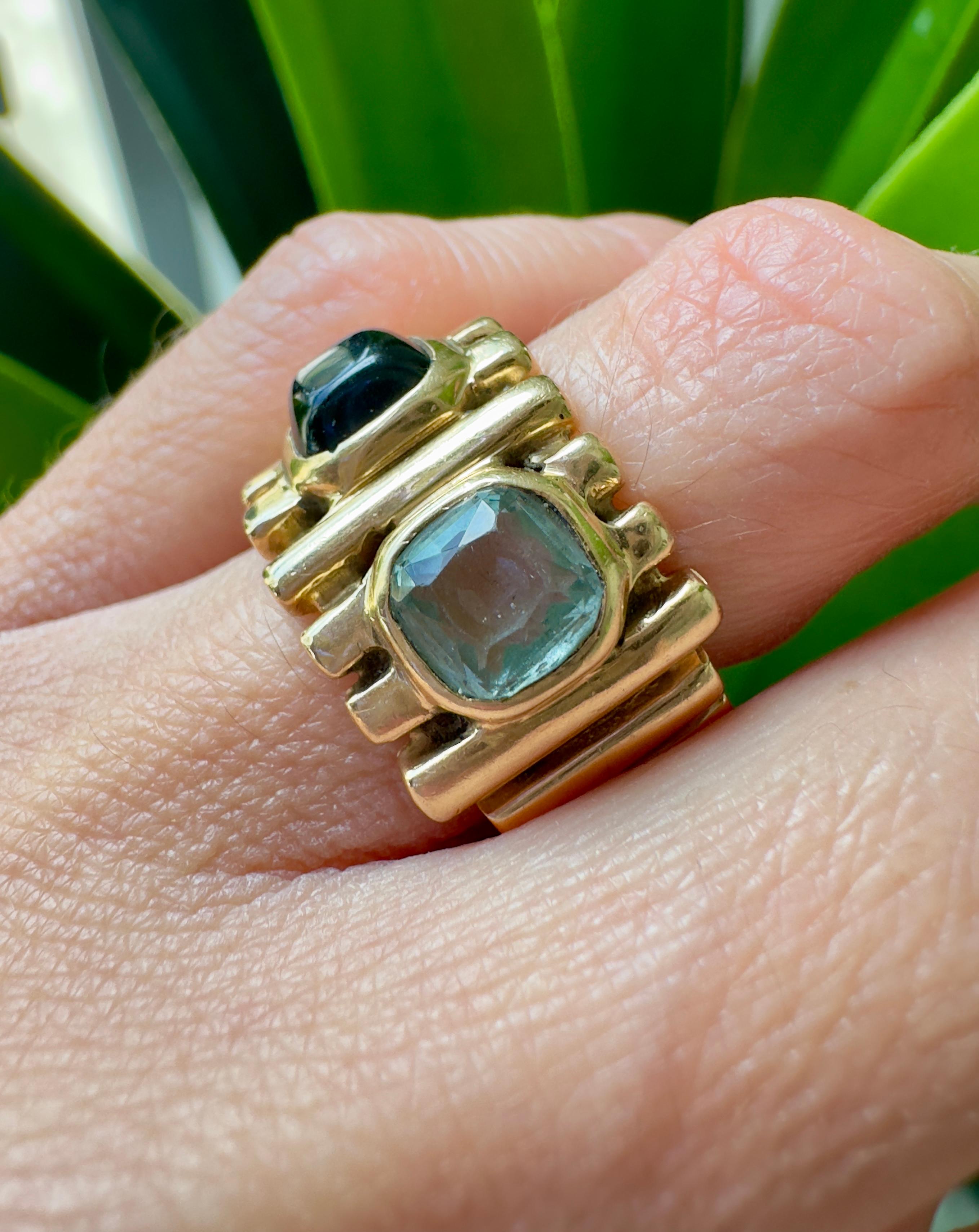 Women's or Men's Vintage 14k Yellow Gold Gemstone Cushion Ring For Sale