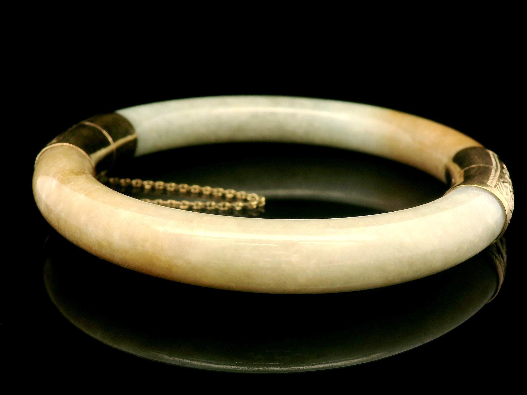 Uncut Vintage 14k Yellow Gold GIA Arc Jade Hand Engraved Hinged Bangle Bracelet