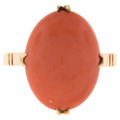 Bague solitaire vintage en or jaune 14 carats avec cabochon ovale en corail orange saumon certifié par le GIA