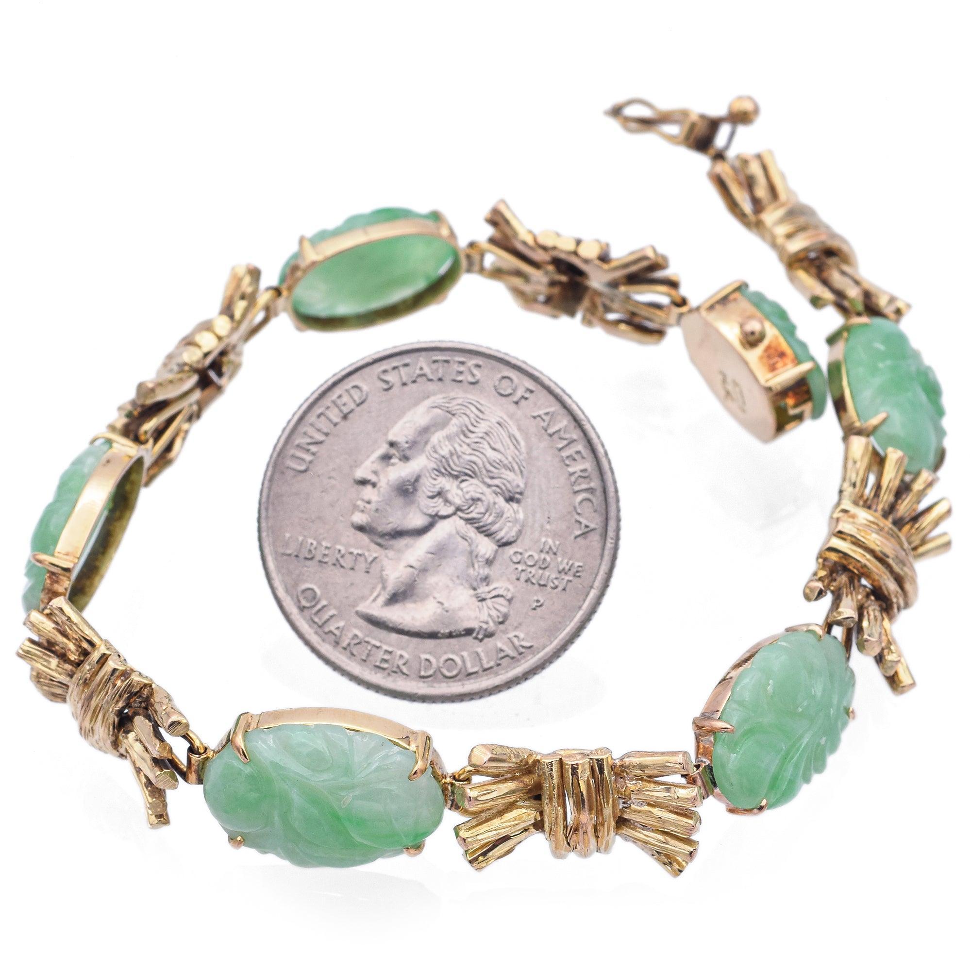 Bracciale vintage in oro giallo 14K con giada verde intagliata e cabochon ovale A Link In condizioni buone in vendita a New York, NY