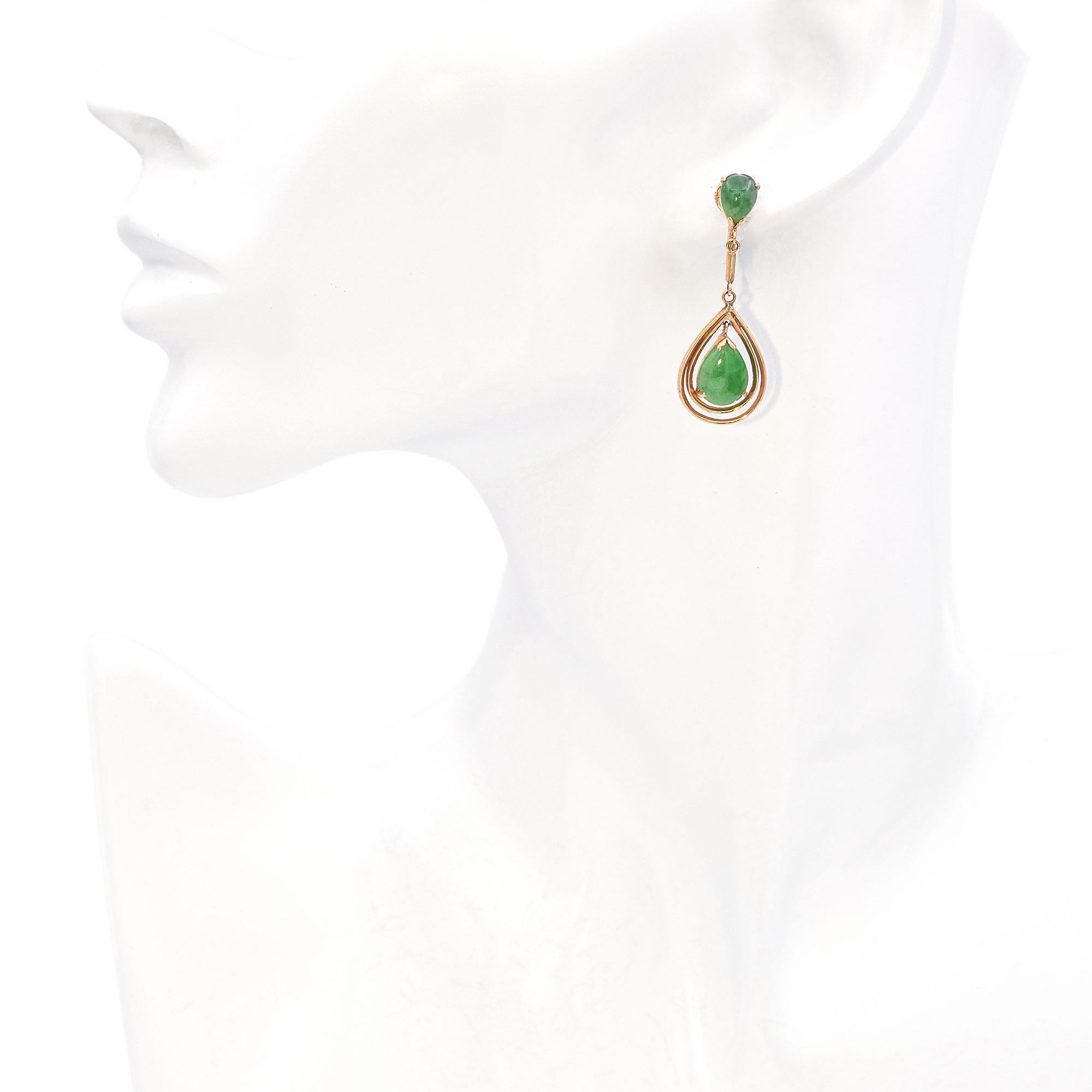 Cabochon Vintage 14K Yellow Gold Green Jade Earrings For Sale