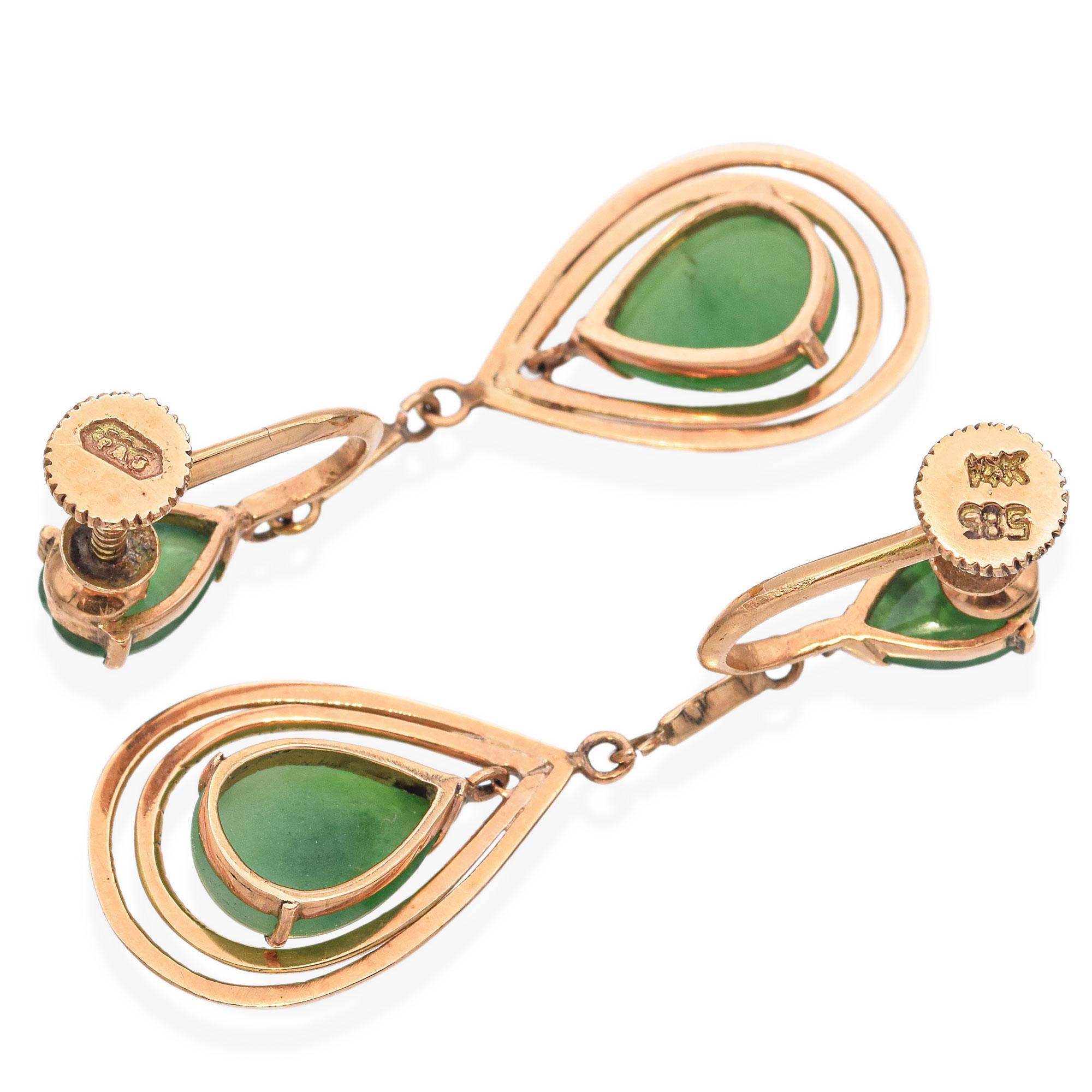 Vintage 14K Yellow Gold Green Jade Earrings For Sale 1