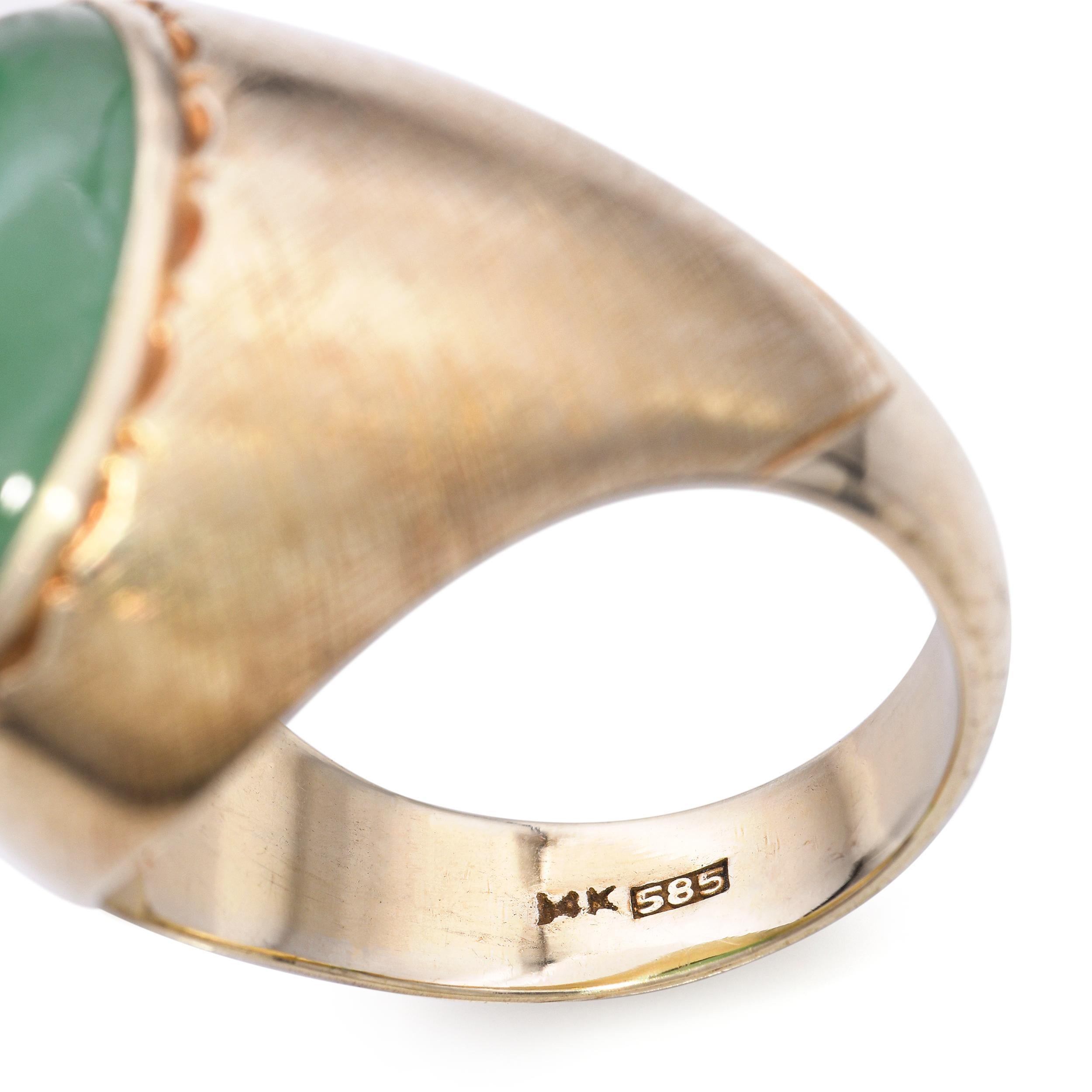 Vintage 14k Yellow Gold Green Jadeite Jade Men's Ring For Sale 2