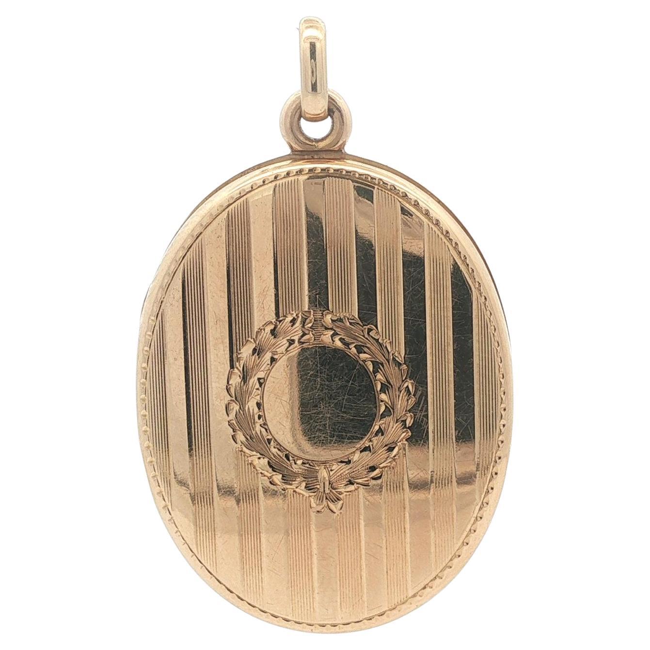 Vintage 14k Yellow Gold Grooved Detailed Large Oval Locket Pendentif
